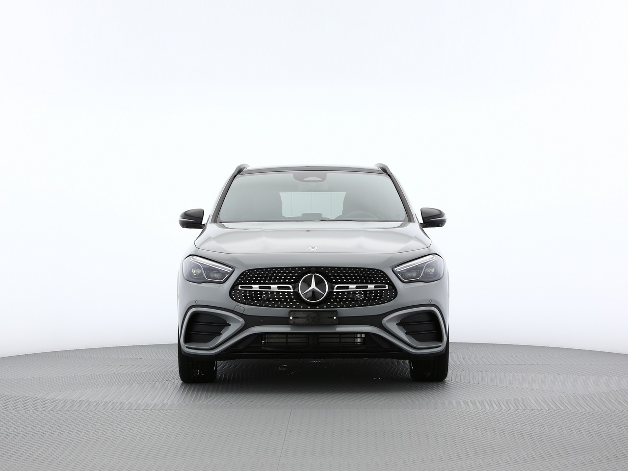 MERCEDES-BENZ GLA 220d 4Matic 8G-DCT-showroom-element-1