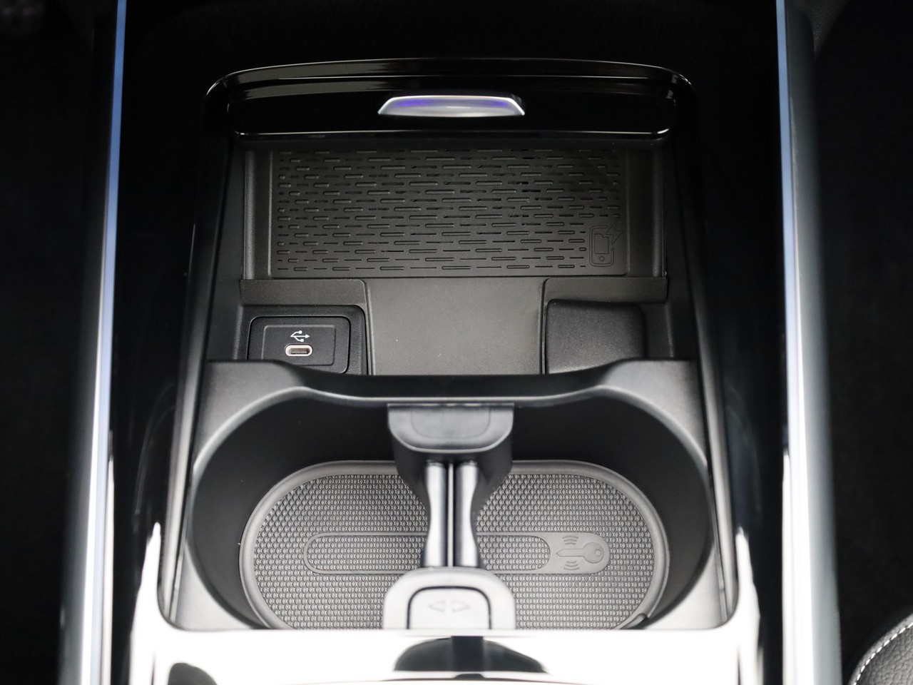 MERCEDES-BENZ GLA 220d 4Matic 8G-DCT-image-15
