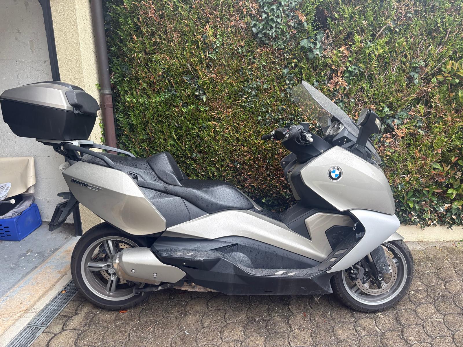 BMW BMW C650 GT | 18'835 km | Batterie Neuve | Top Case BMW + Sac + Housse-image-0
