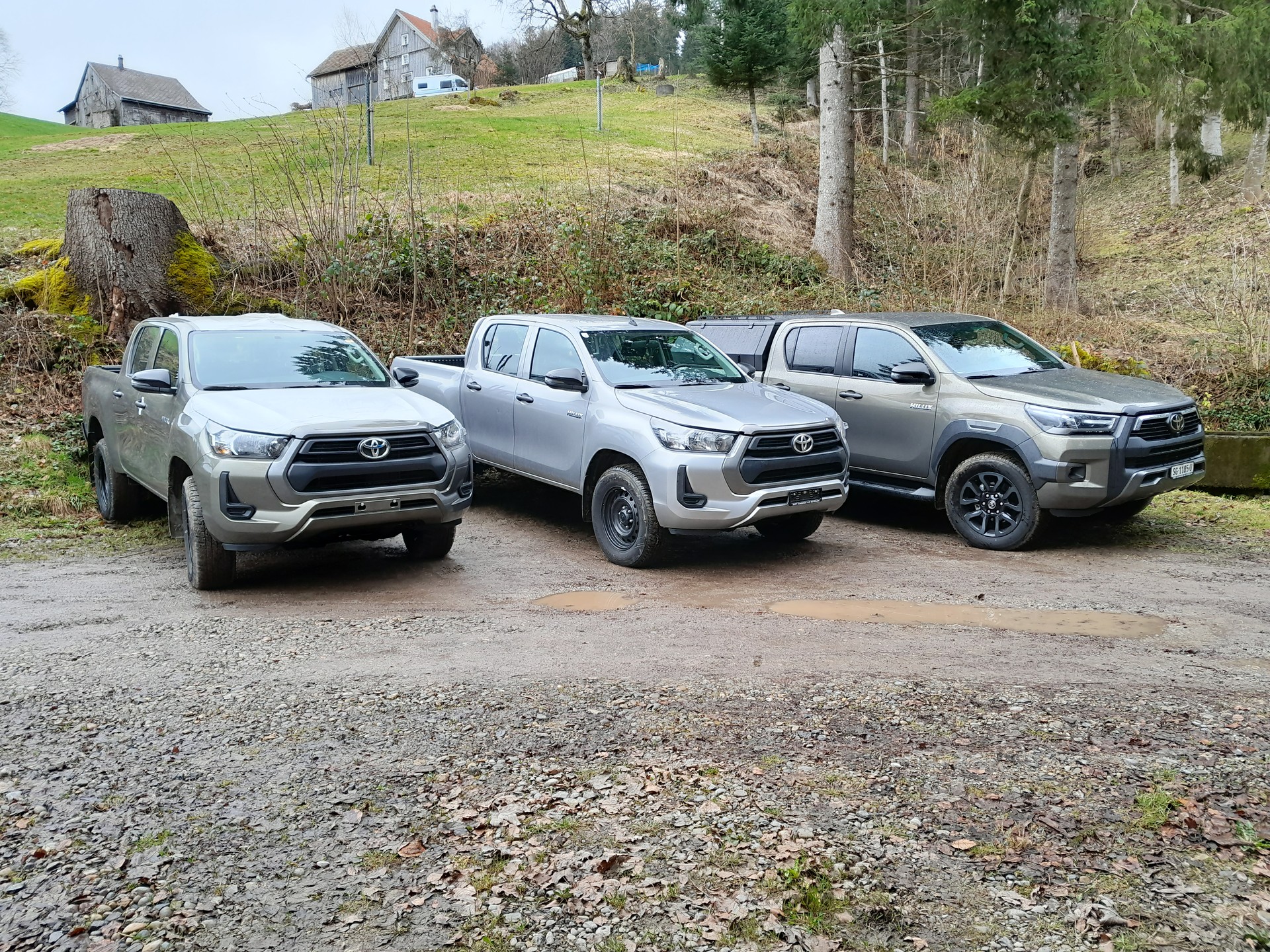 TOYOTA HI-LUX 2,8 DC 4x4 MHEV inkl. AHK 3,5 Tonnen + Wanne + CH Zustellung, Rostversiegelt.-image-16