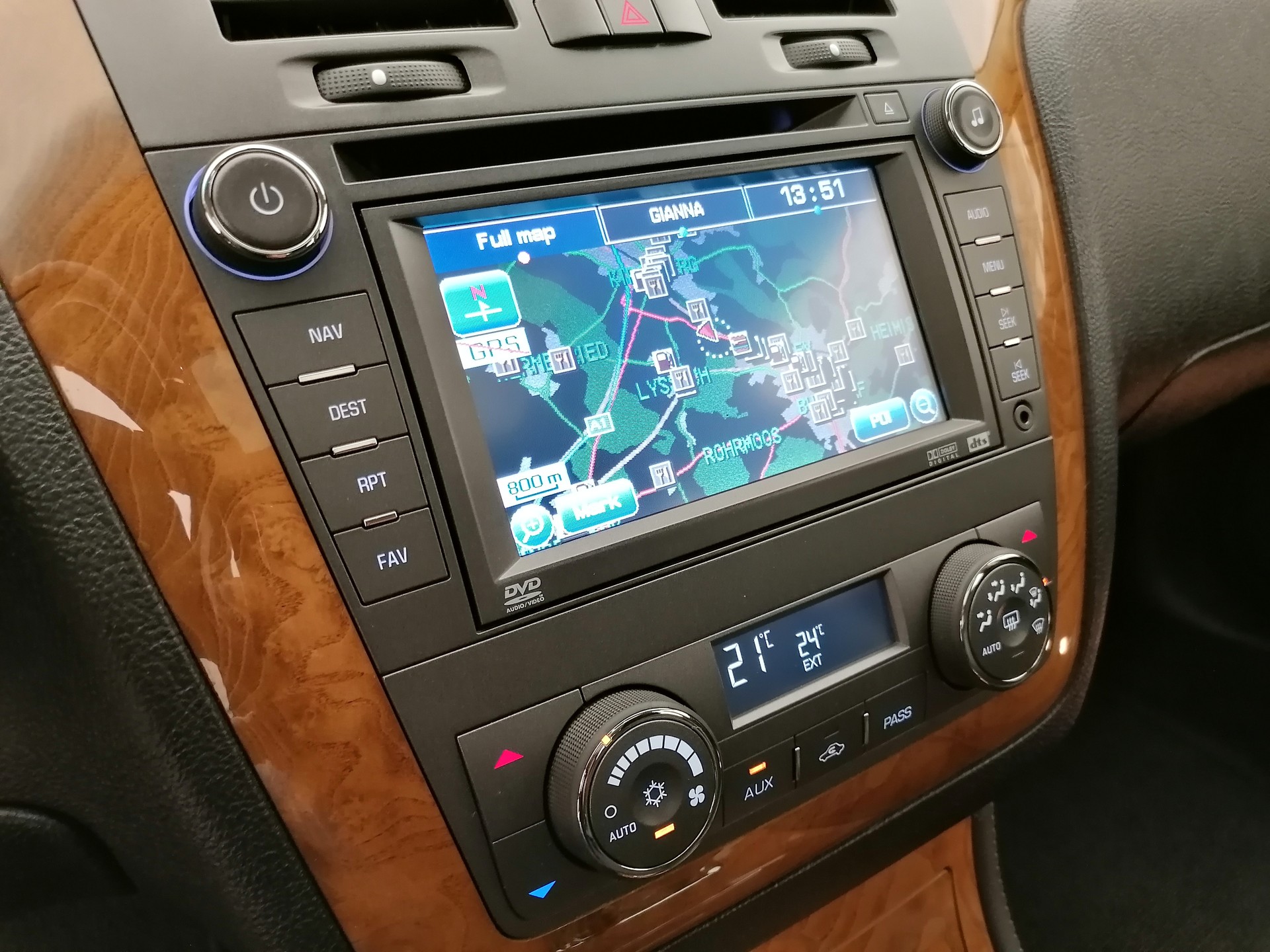 CADILLAC DTS Platinum 4.6-image-10
