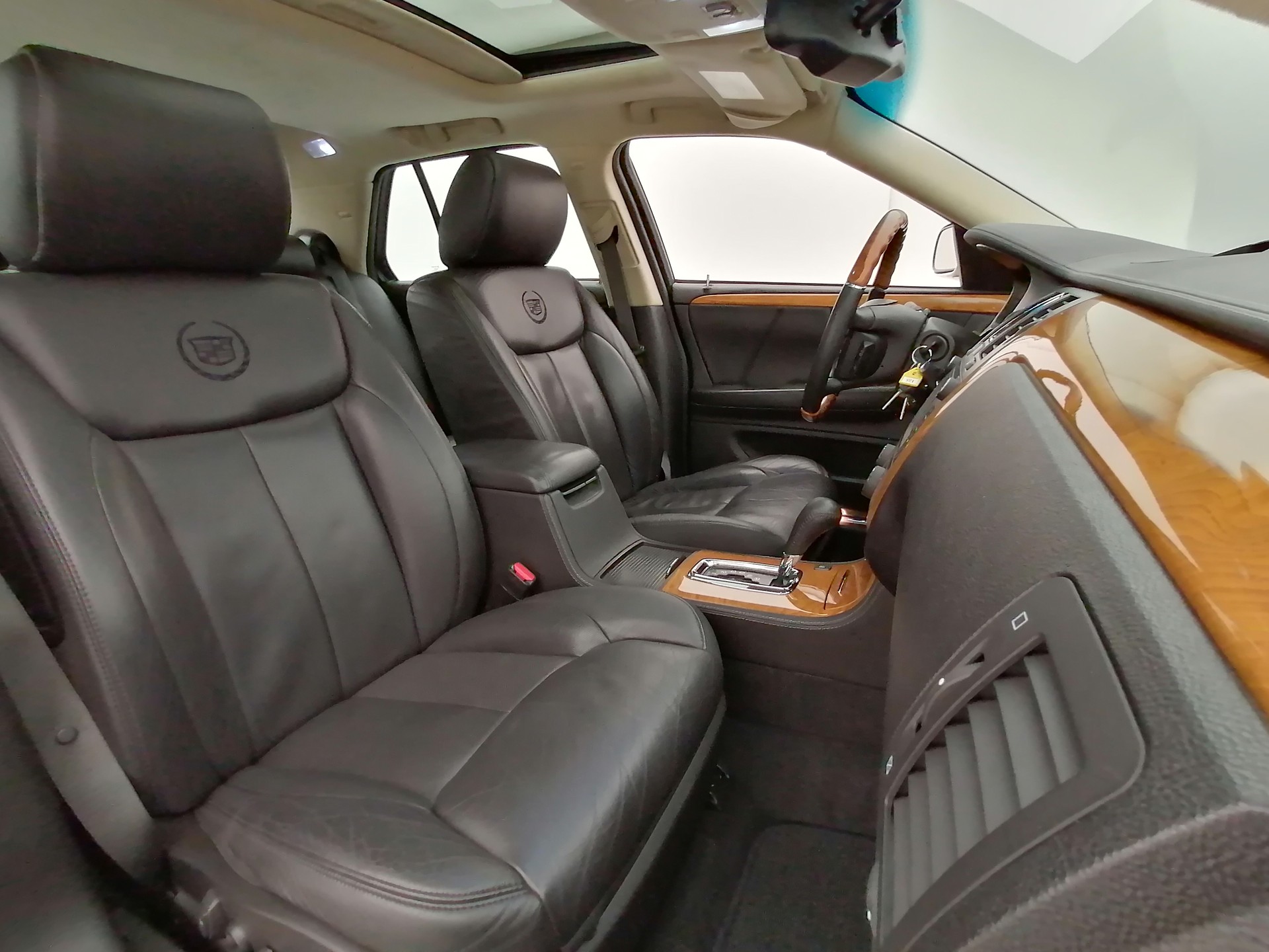 CADILLAC DTS Platinum 4.6-image-15