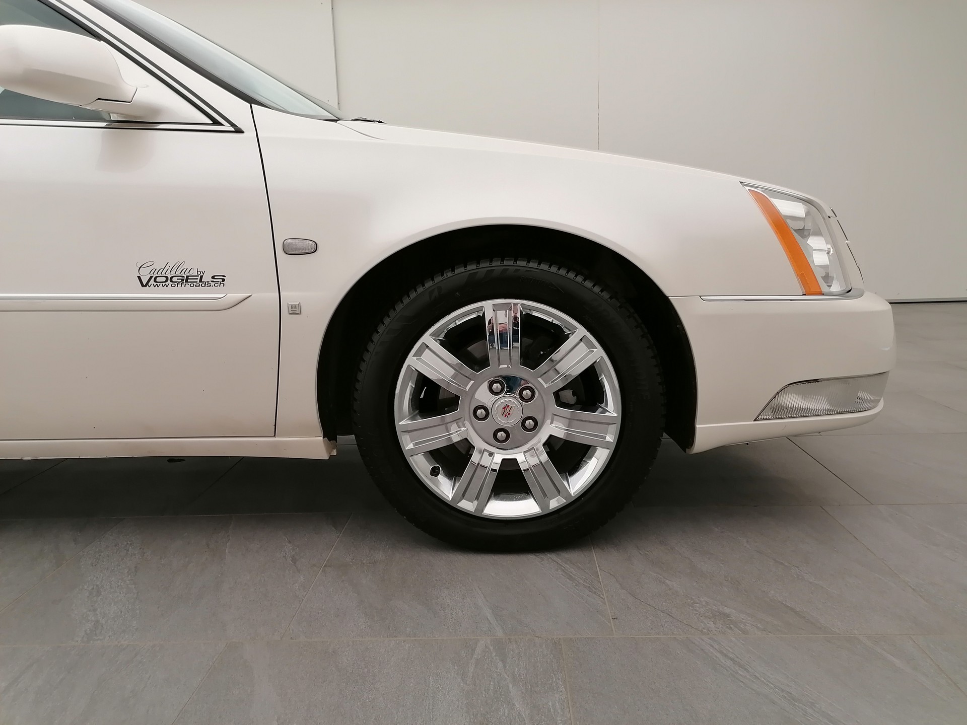 CADILLAC DTS Platinum 4.6-image-6