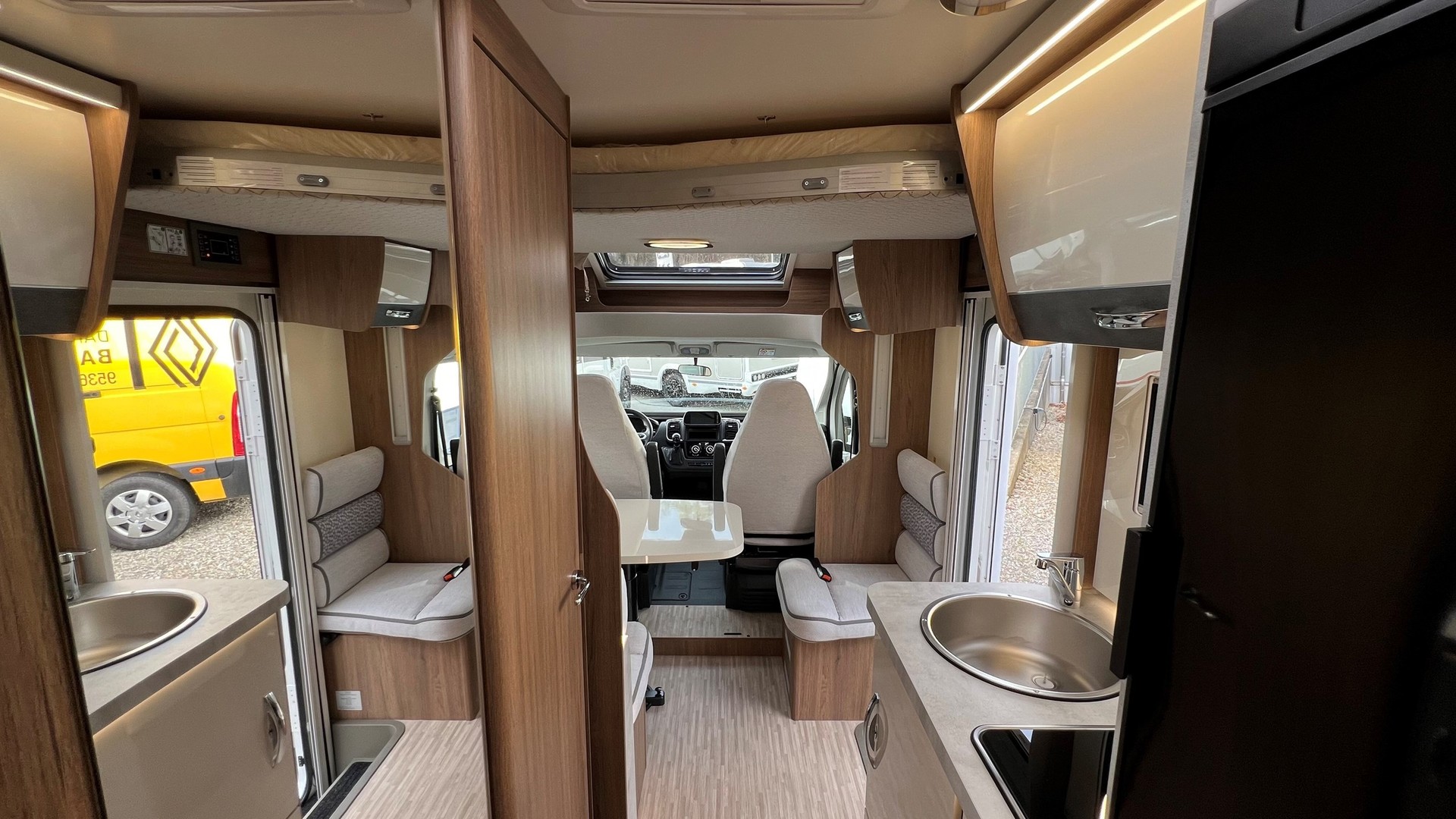 ELNAGH BARON 565-image-13