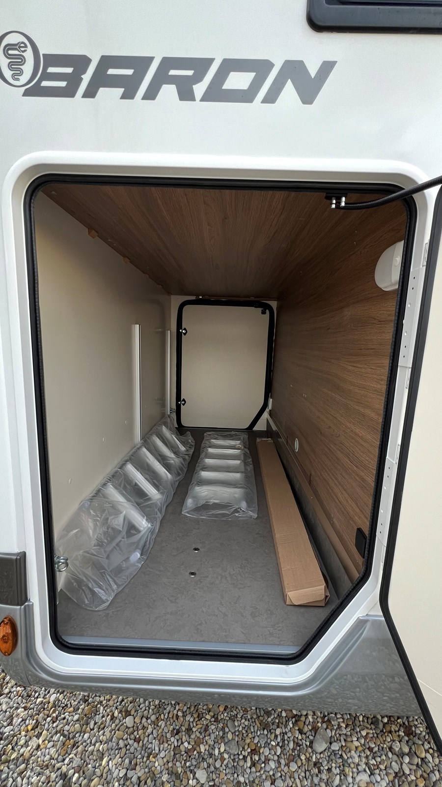 ELNAGH BARON 565-image-15