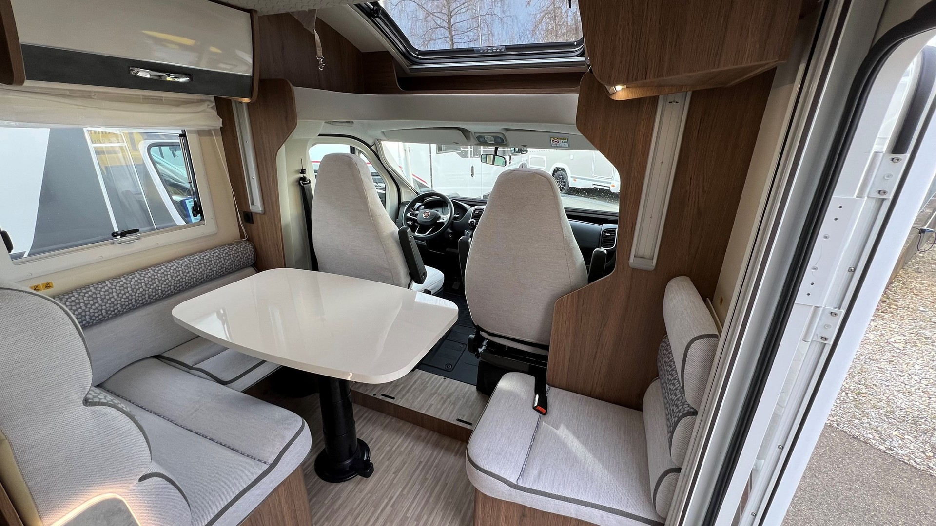ELNAGH BARON 565-image-4