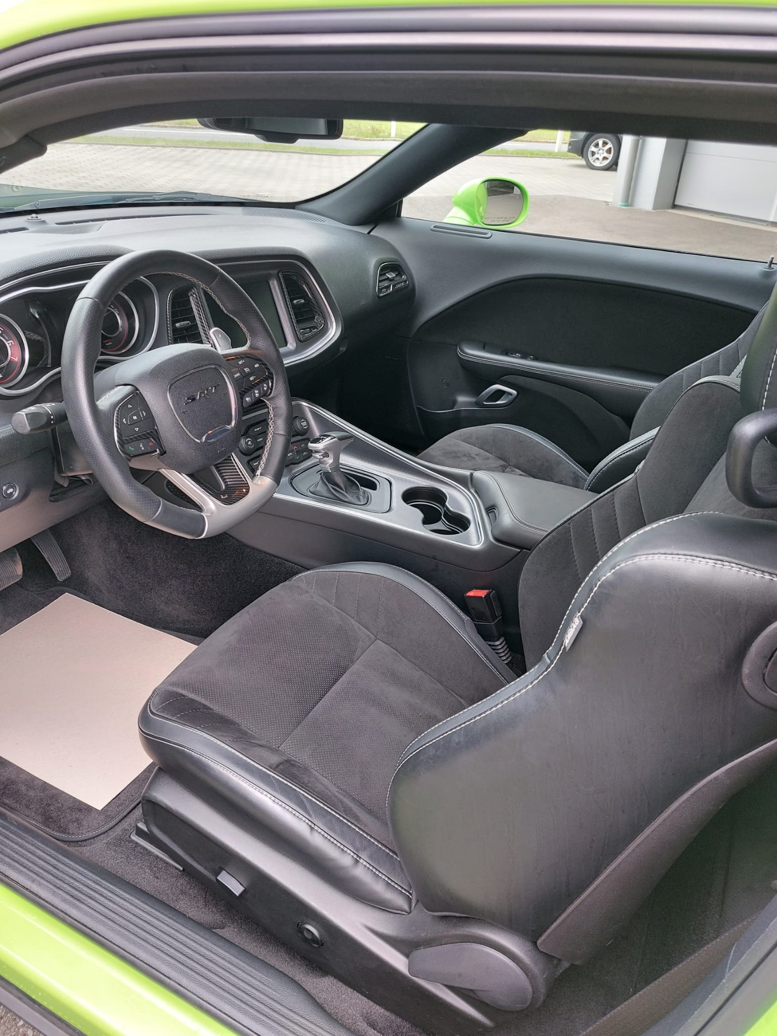 DODGE SRT 392 6.4 V8 Hemi-image-9