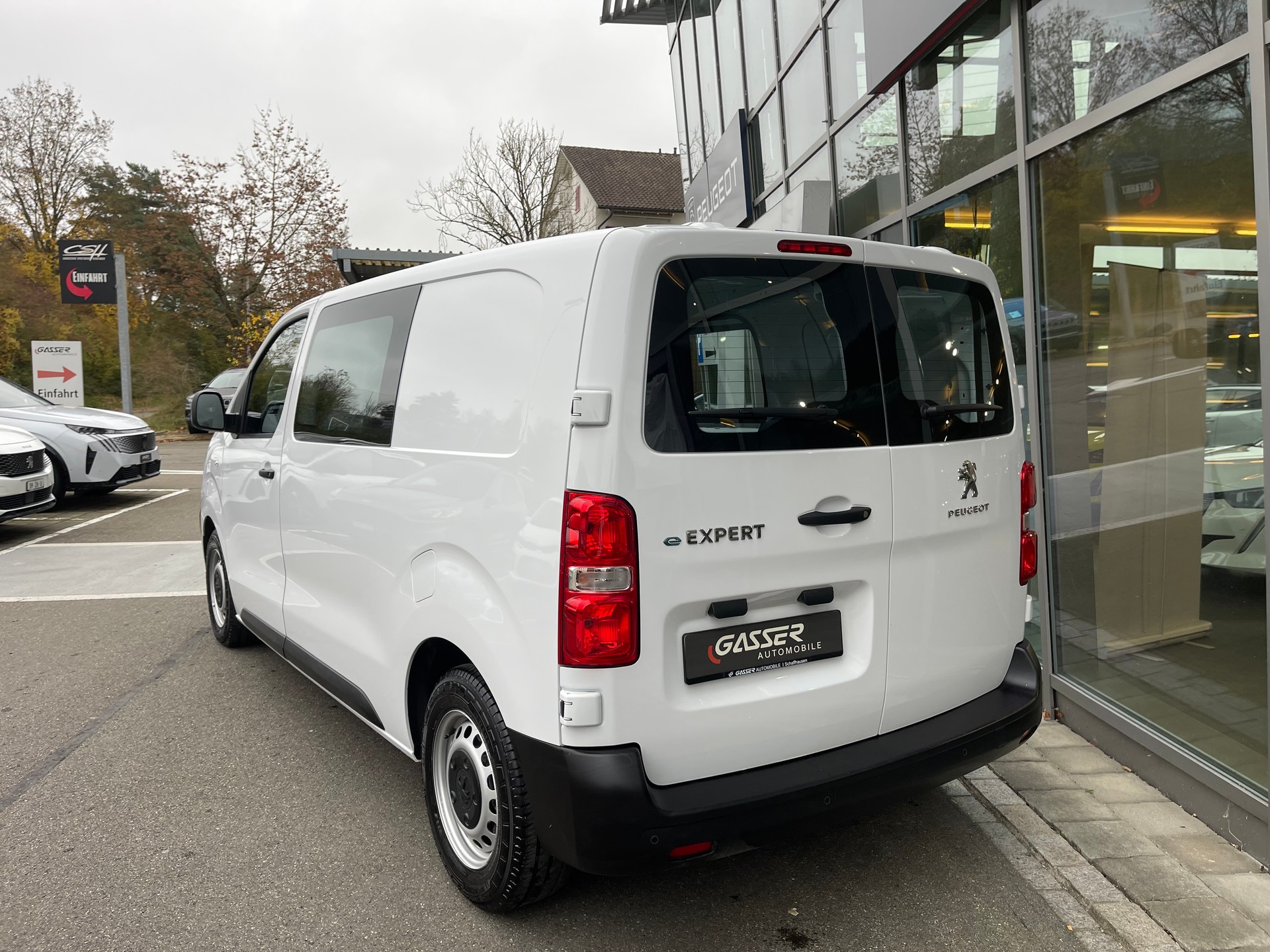 PEUGEOT Expert 50 KWh Premium Standard-showroom-element-3