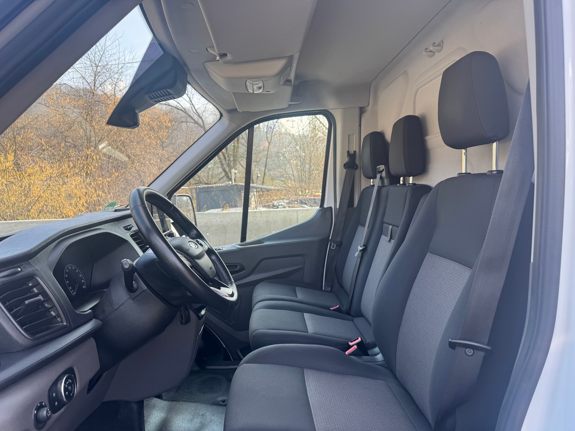 FORD Transit Van 350 L3 Ambiente 2.0 TDCi 130 FWD-image-9