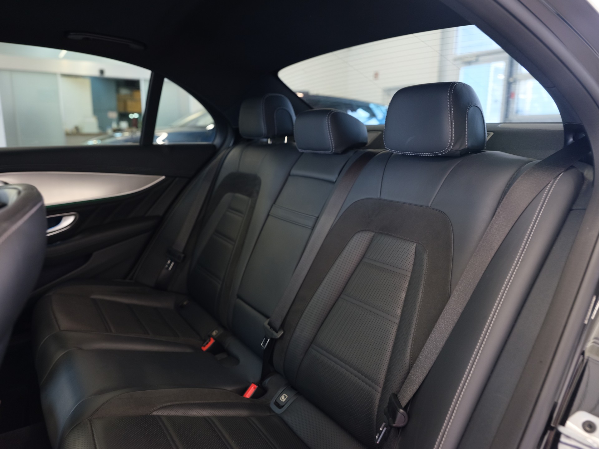 MERCEDES-BENZ E 63 AMG 4Matic+ Speedshift MCT-image-23