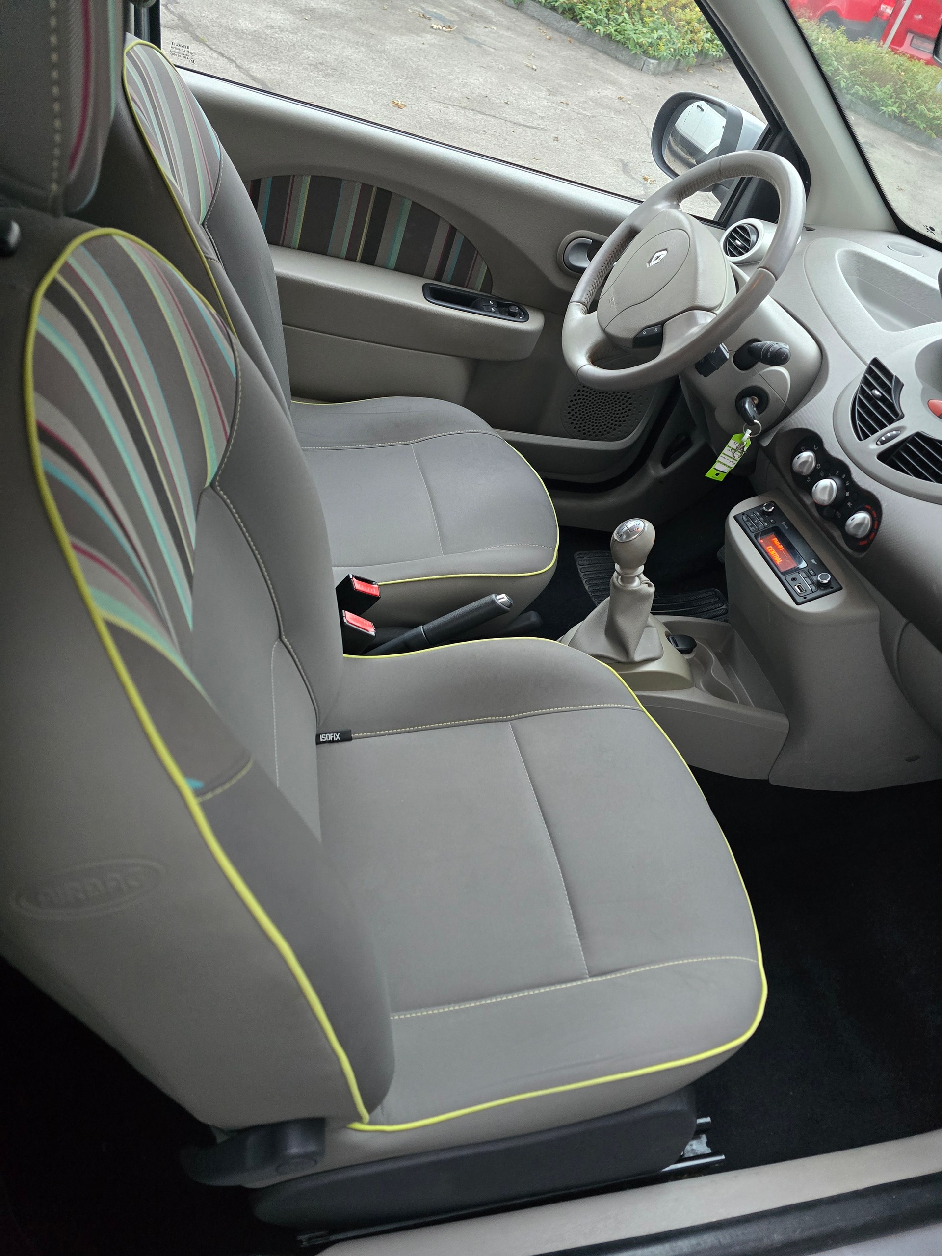 RENAULT Twingo 1.2 16V Dynamique-image-12