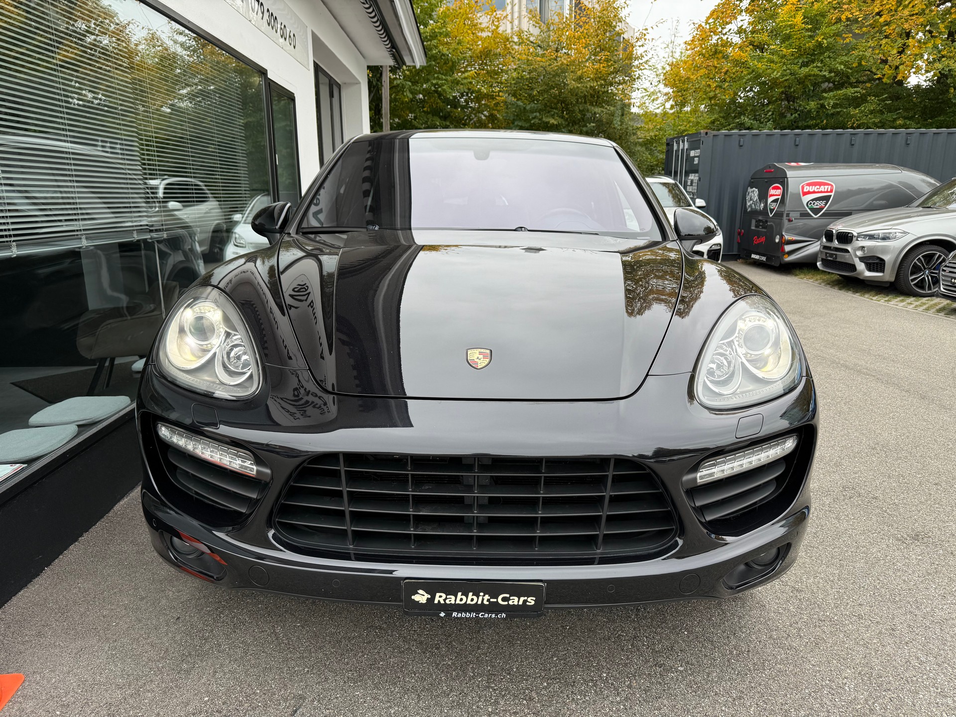 PORSCHE Cayenne Turbo-image-1
