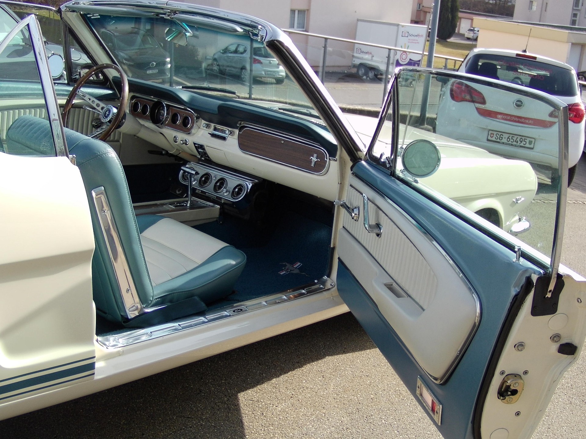 FORD Mustang Cabriolet GT. 289er V8 Automat-image-10