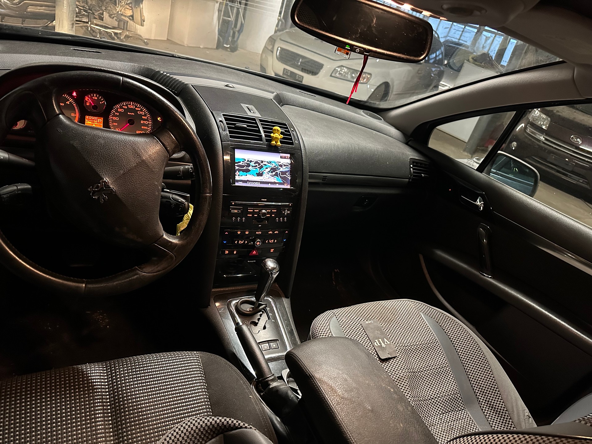 PEUGEOT 407 SW 2.0 HDI Confort Automatic-image-8