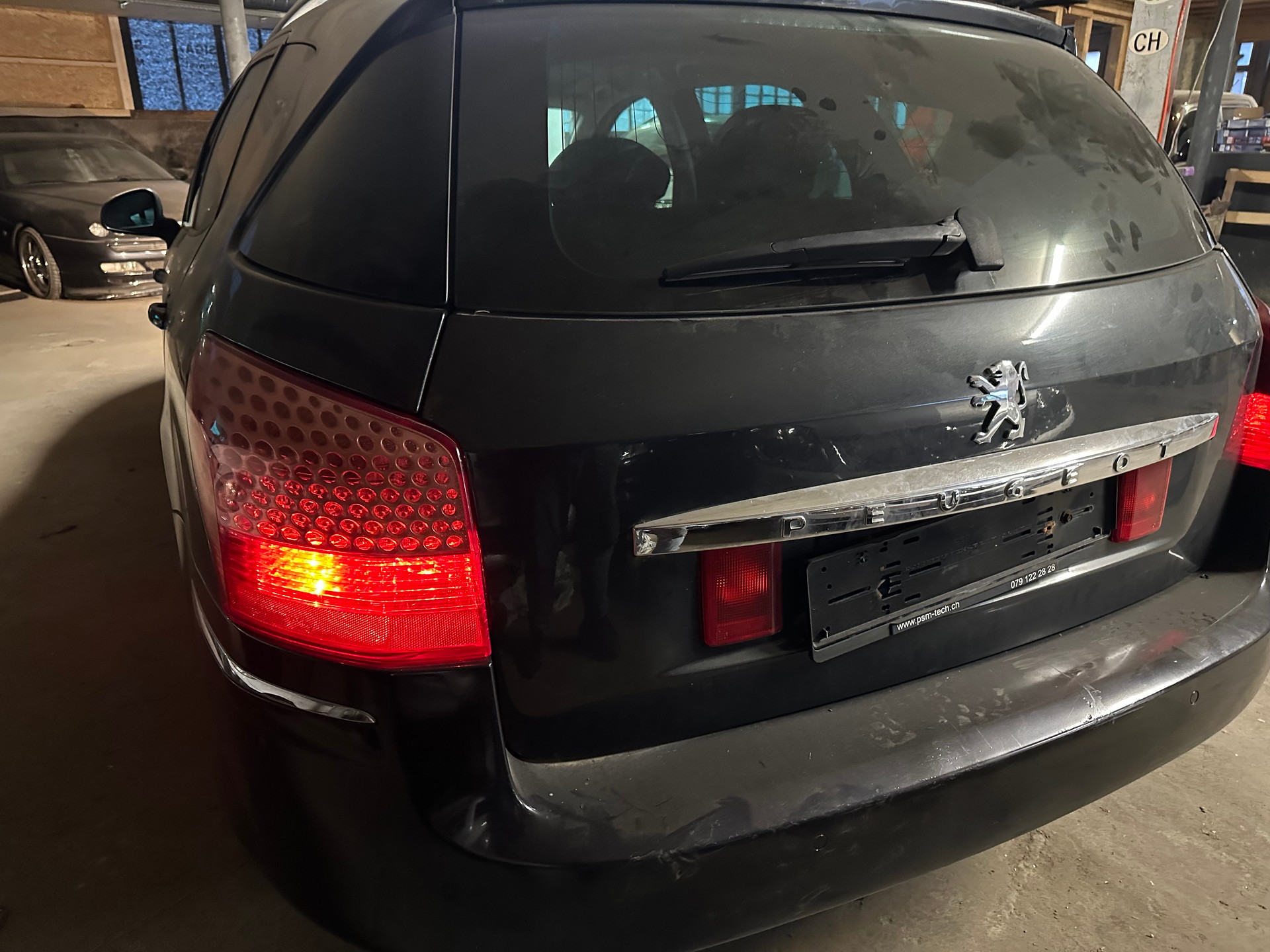 PEUGEOT 407 SW 2.0 HDI Confort Automatic-image-5