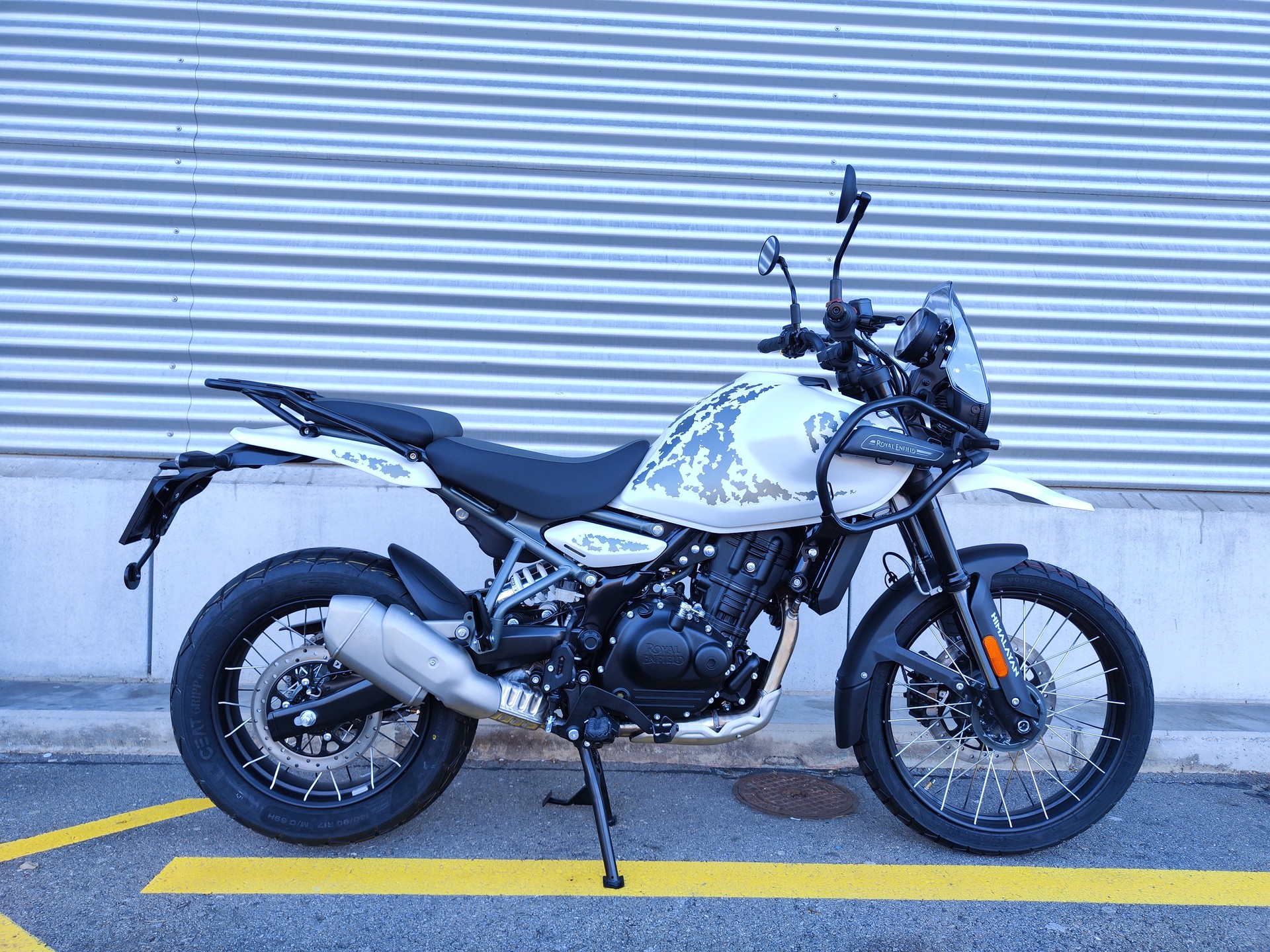 ROYAL ENFIELD Himalayan 452 Tubeless