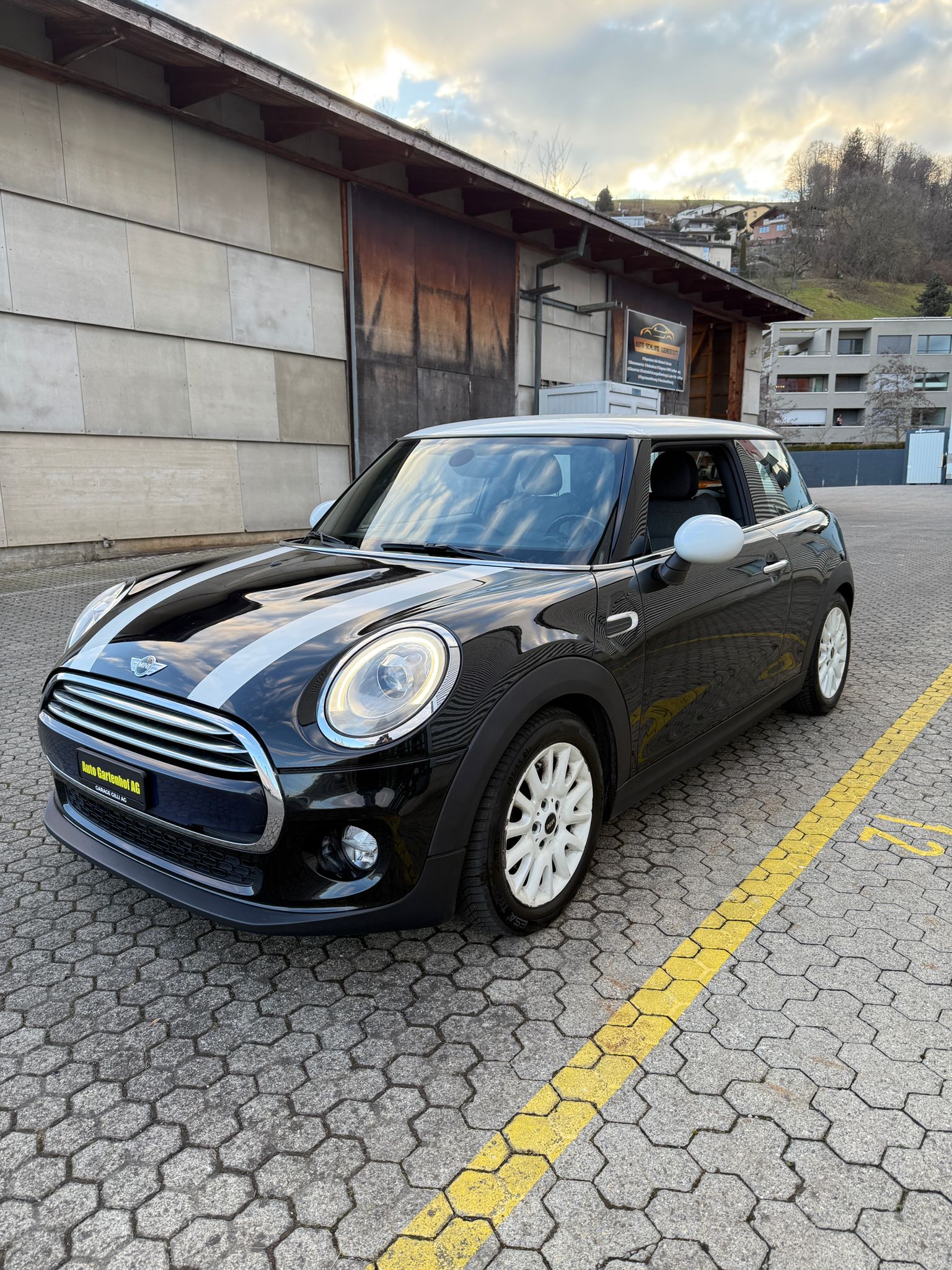 MINI Cooper Steptronic-image-8