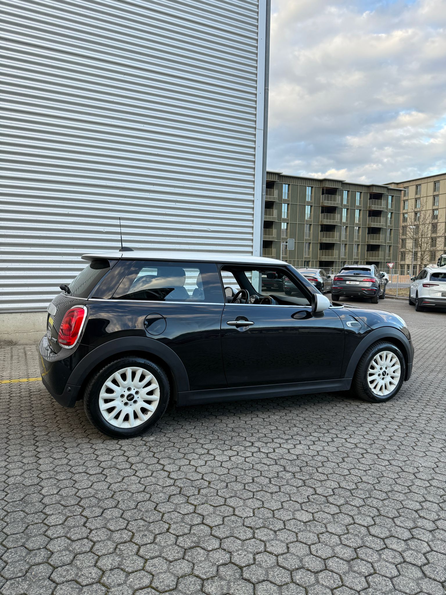 MINI Cooper Steptronic-image-4