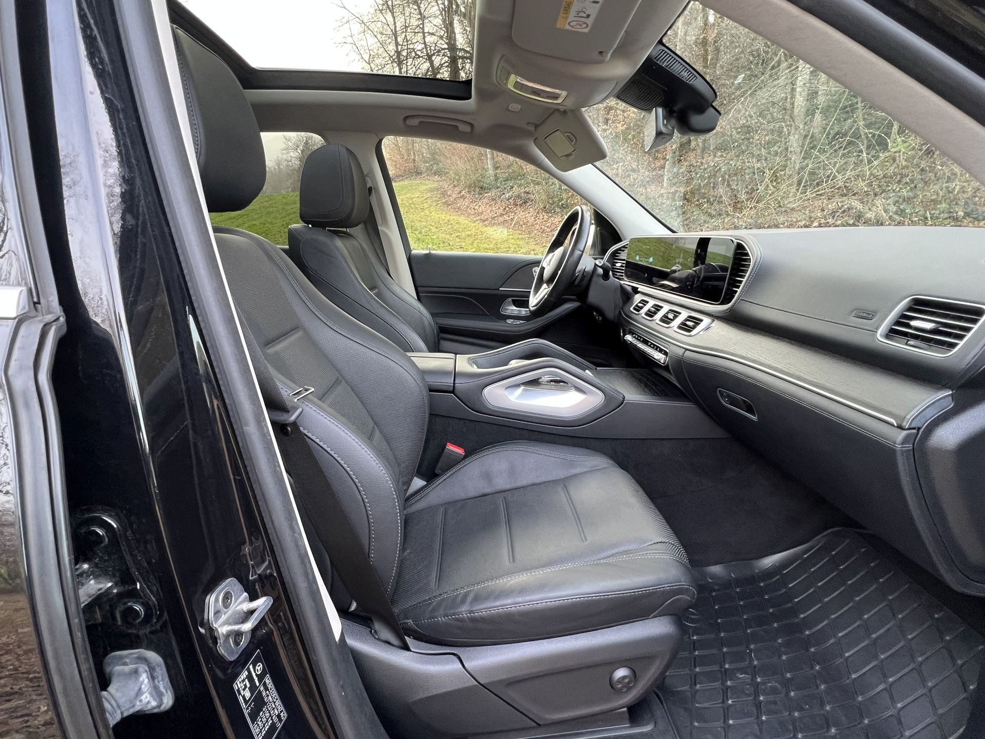 MERCEDES-BENZ GLE 400 d 4Matic AMG Line 9G-Tronic-image-12