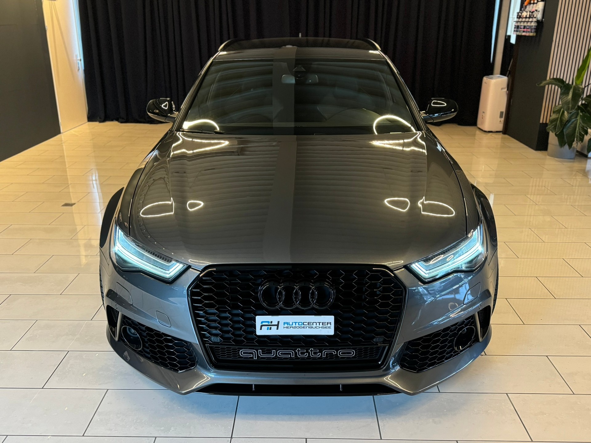 AUDI RS6 Avant 4.0 TFSI V8 performance quattro-showroom-element-1