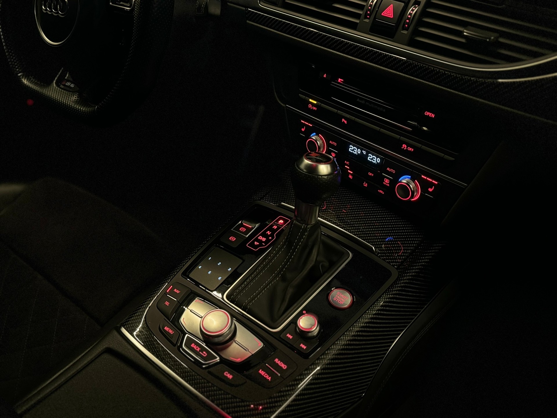 AUDI RS6 Avant 4.0 TFSI V8 performance quattro-image-11
