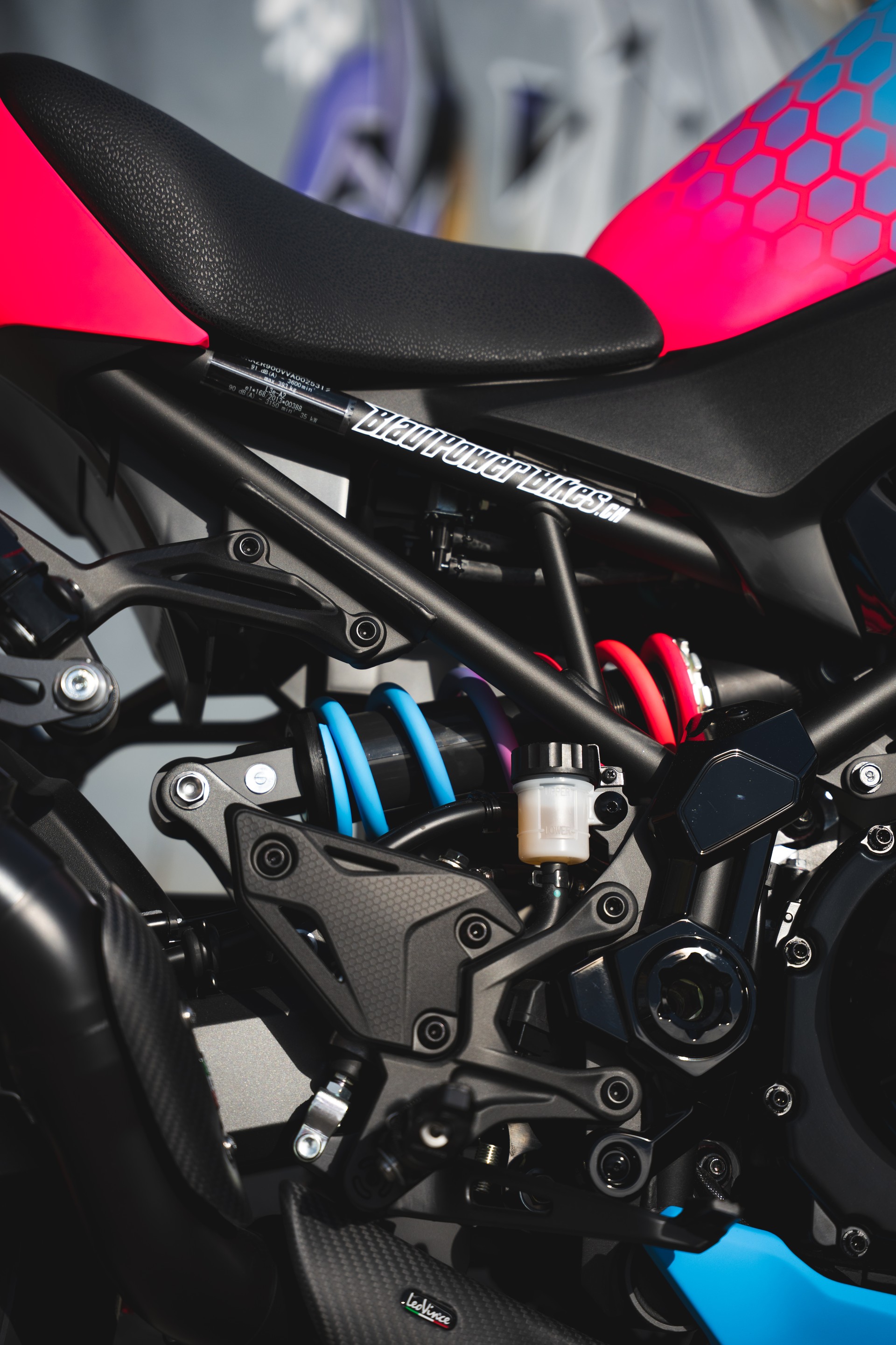 KAWASAKI Z 900 (70kW) - UNIKAT Sonderumbau NEON 2-Face-image-14