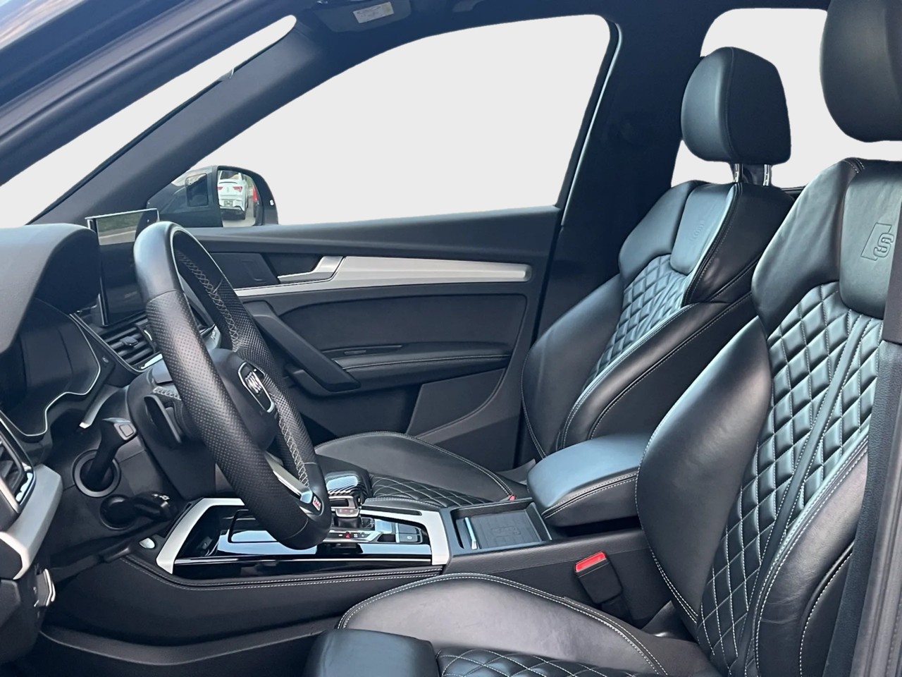 AUDI Q5 40 TDI S-line quattro S-tronic-image-9