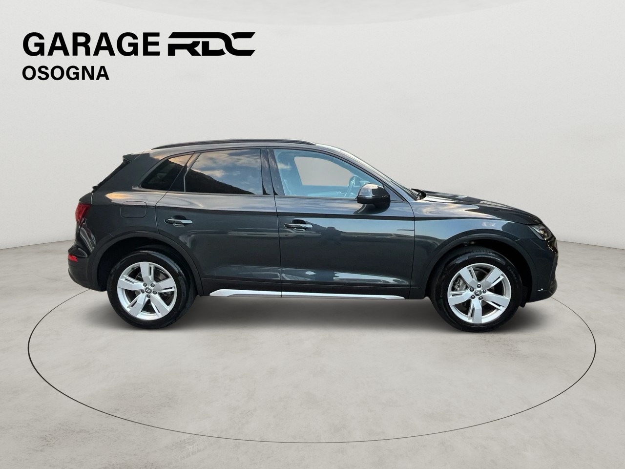 AUDI Q5 40 TDI S-line quattro S-tronic-image-3