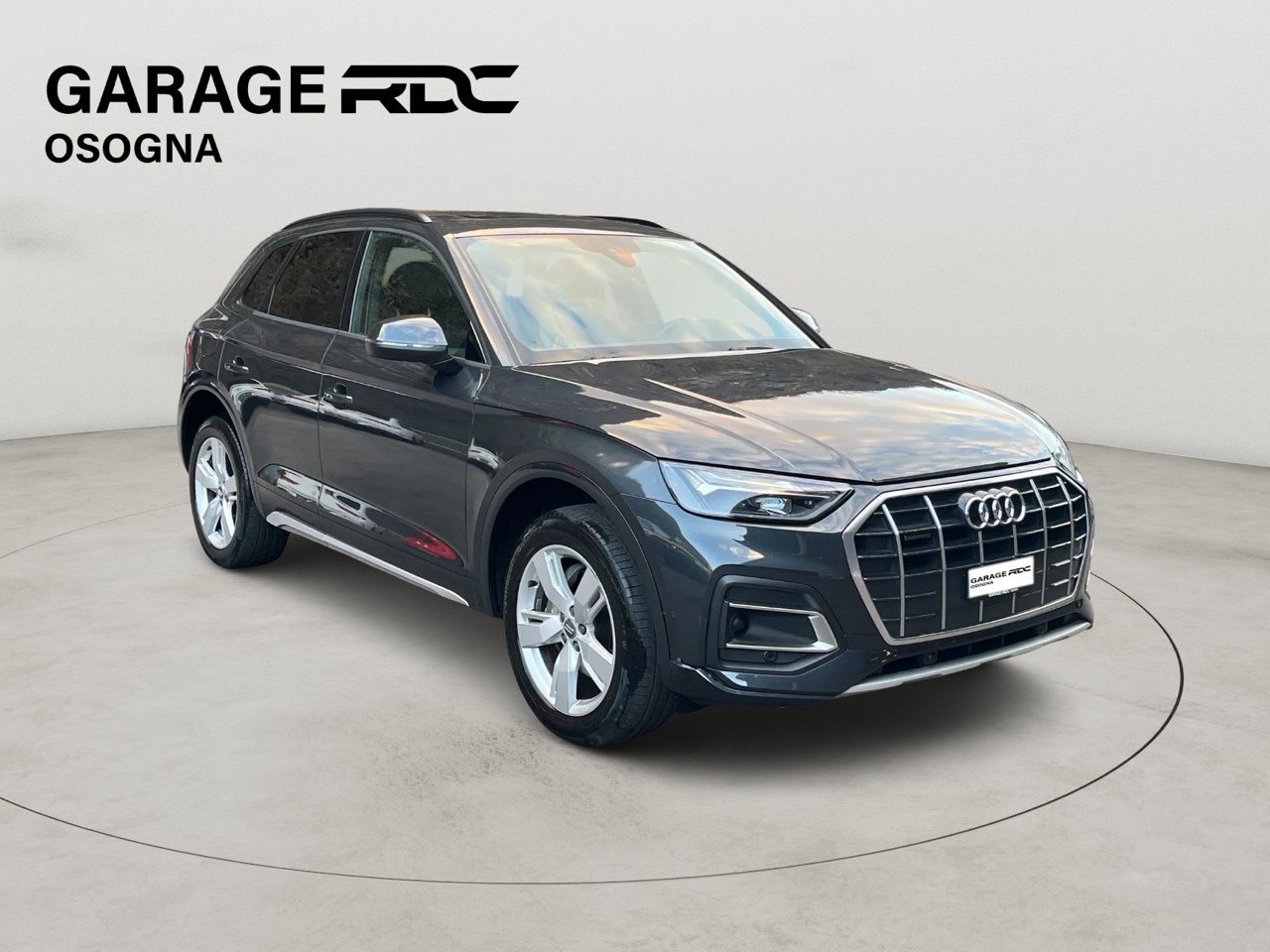 AUDI Q5 40 TDI S-line quattro S-tronic-image-2