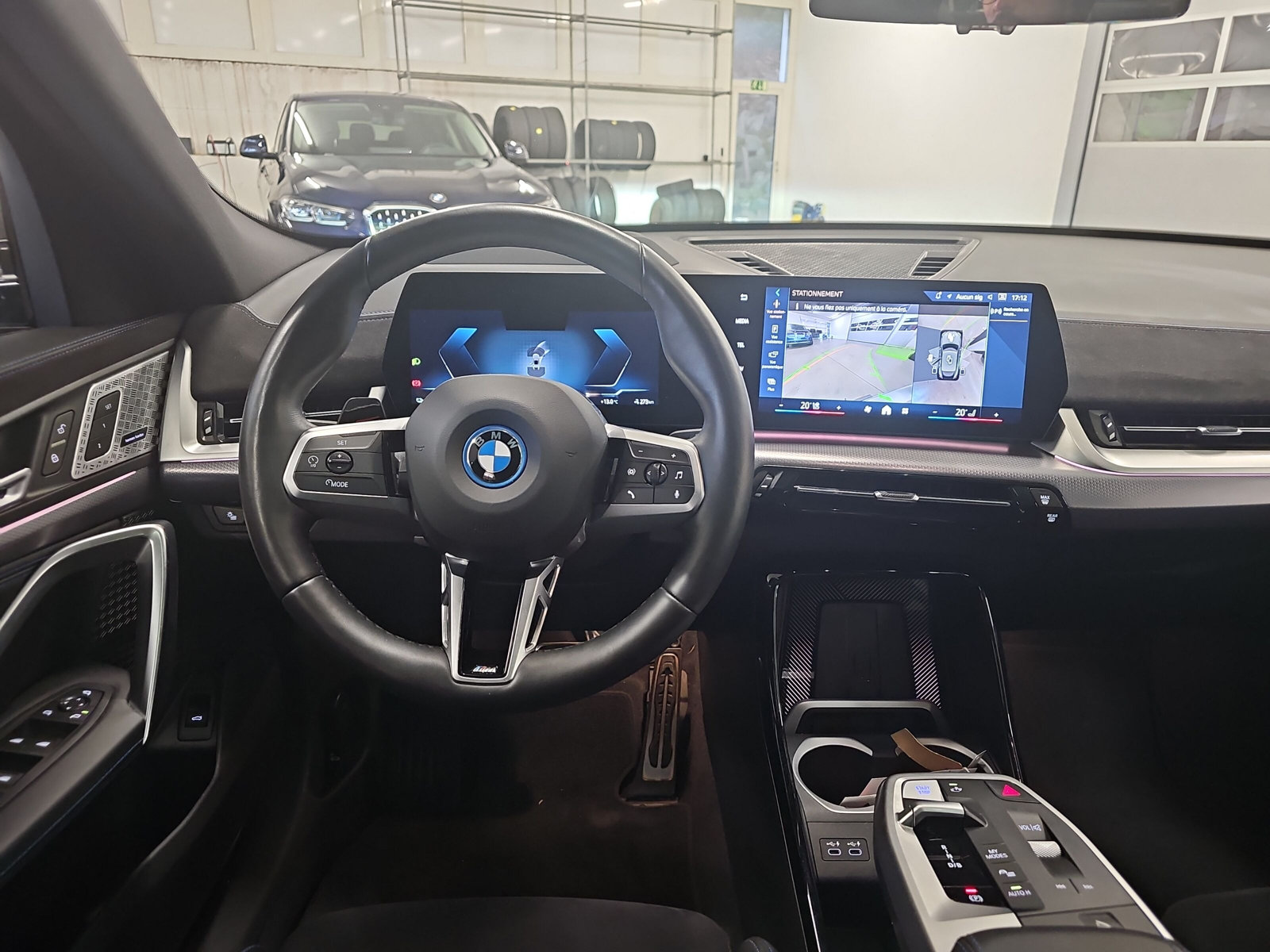 BMW iX2 xDrive 30 M Sport-image-12