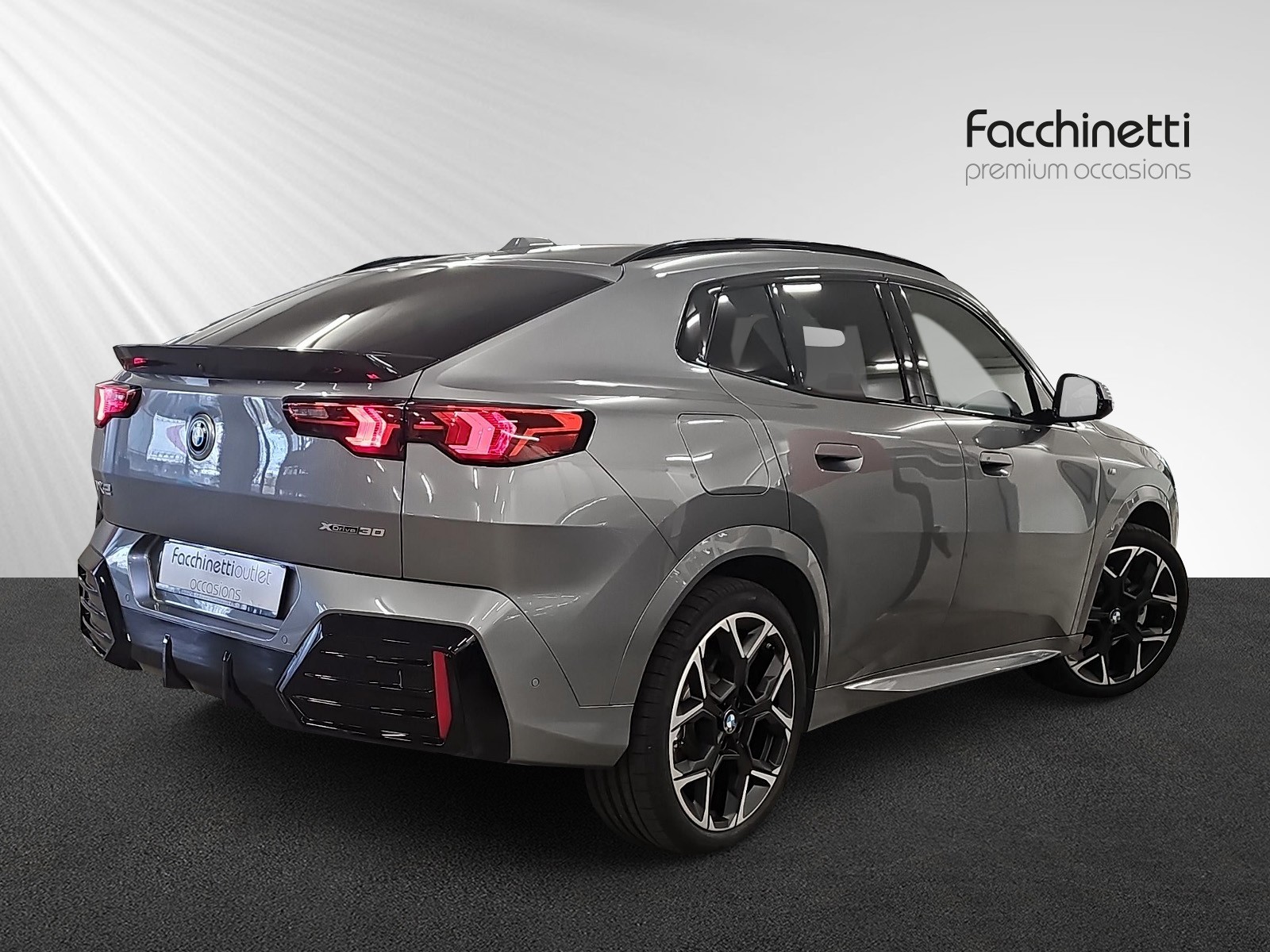 BMW iX2 xDrive 30 M Sport-showroom-element-3