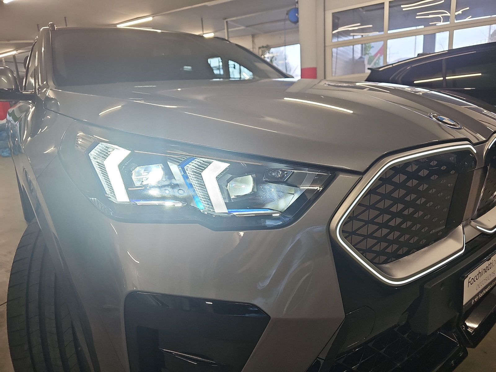 BMW iX2 xDrive 30 M Sport-image-18