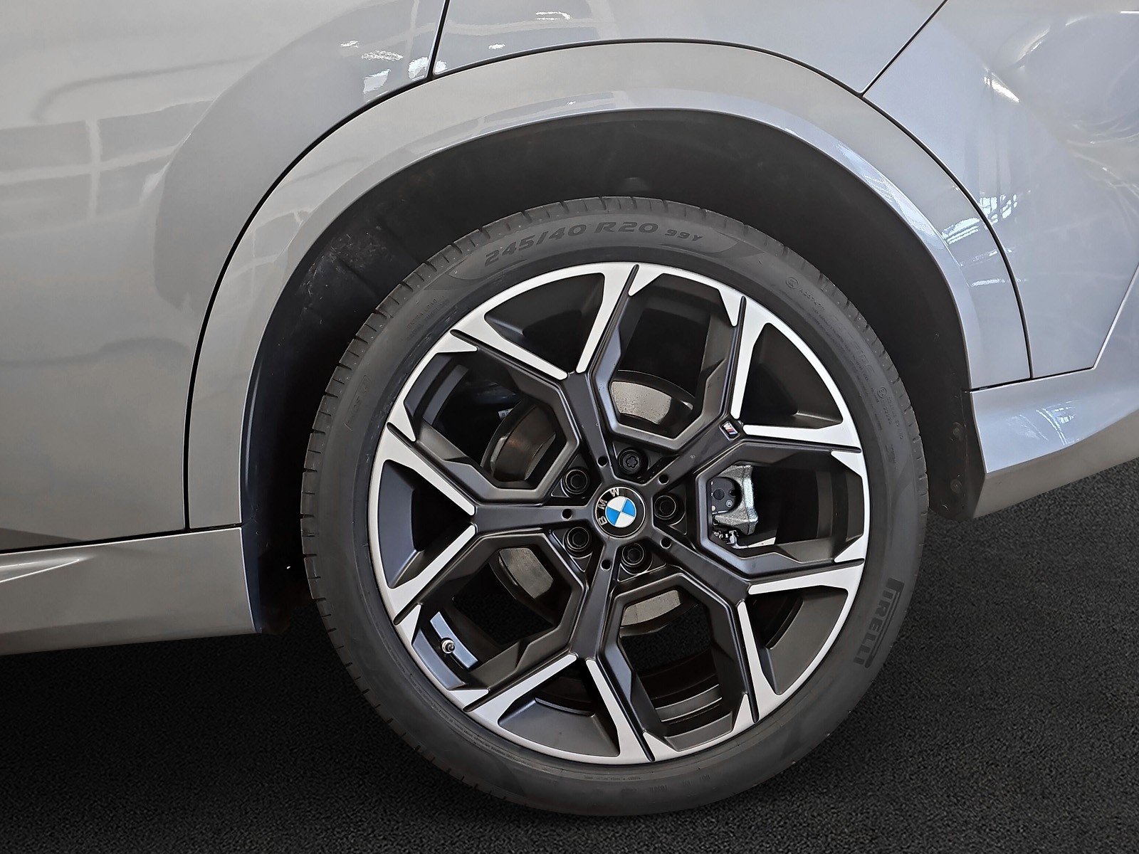 BMW iX2 xDrive 30 M Sport-image-9