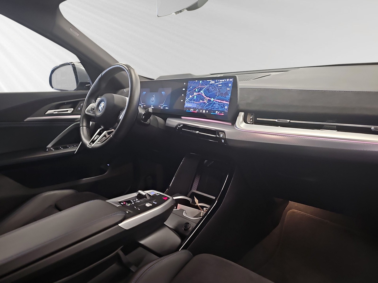 BMW iX2 xDrive 30 M Sport-image-5