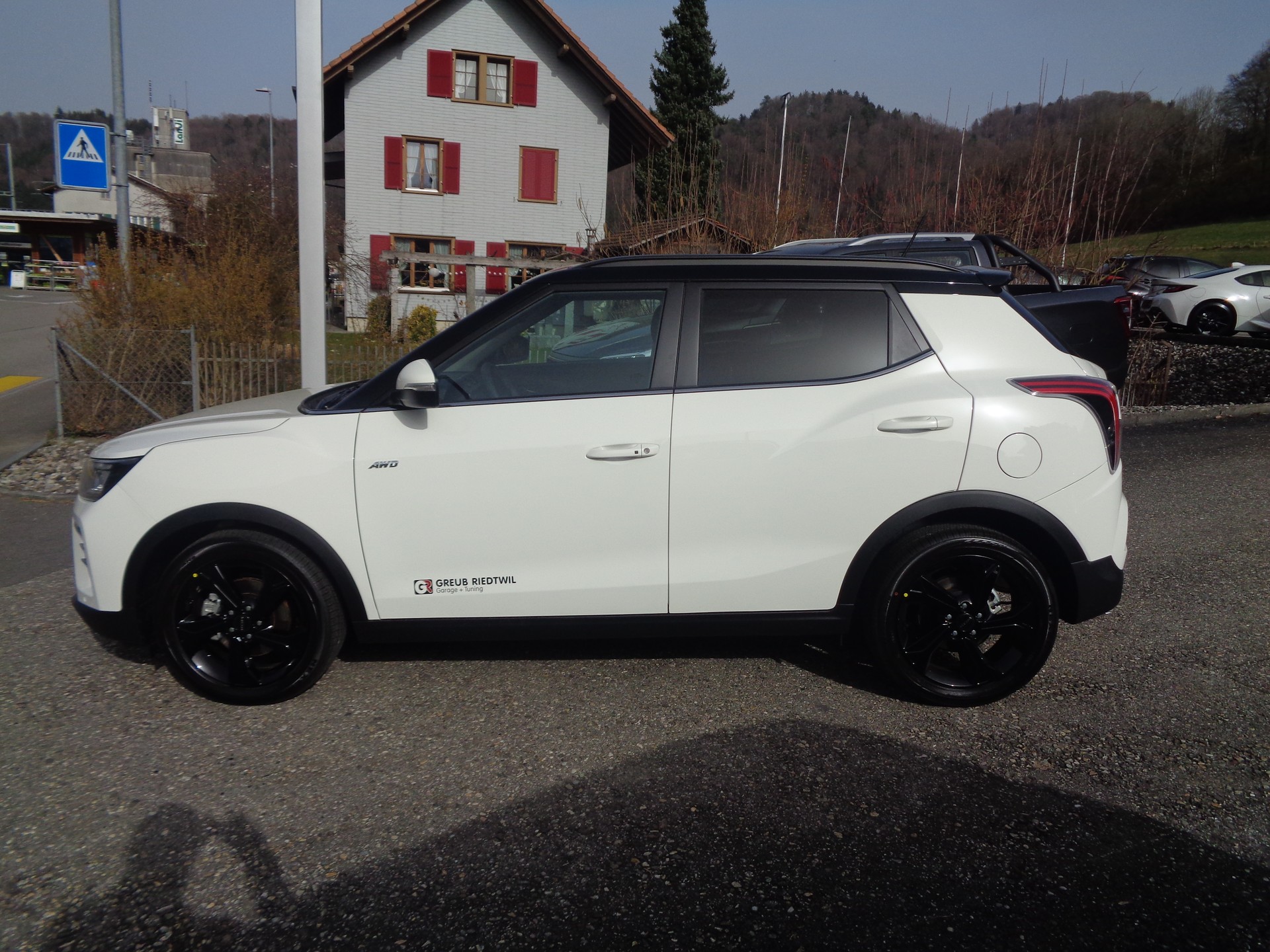 KGM-SsangYong Tivoli 1.5 T GDI Platinum 4WD Automat-showroom-element-2