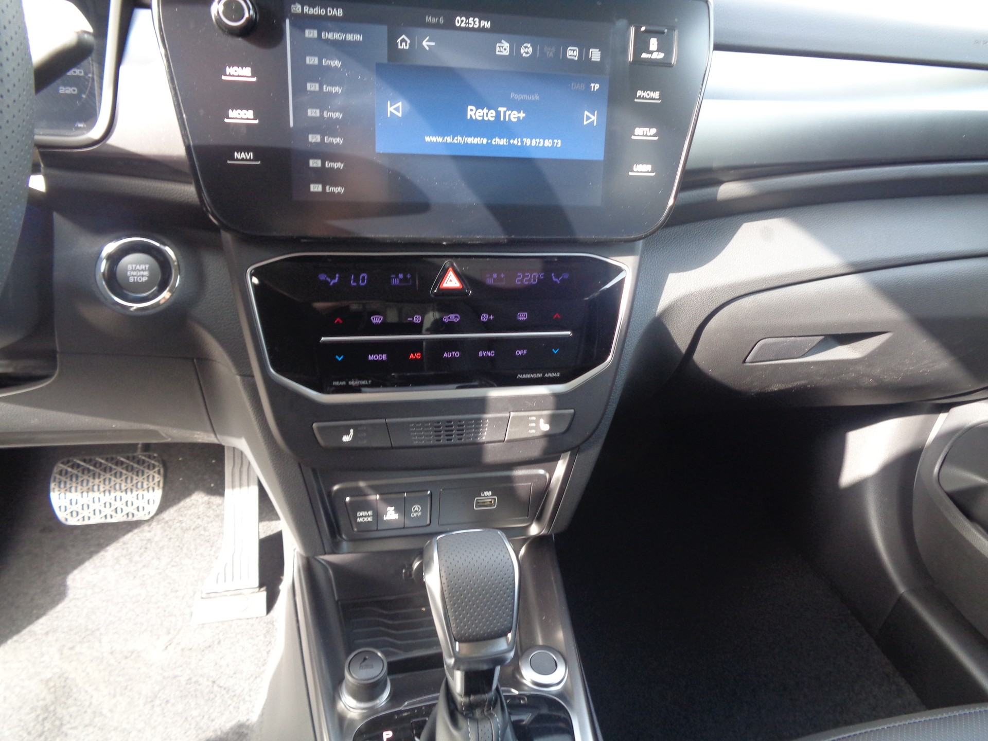 KGM-SsangYong Tivoli 1.5 T GDI Platinum 4WD Automat-image-8