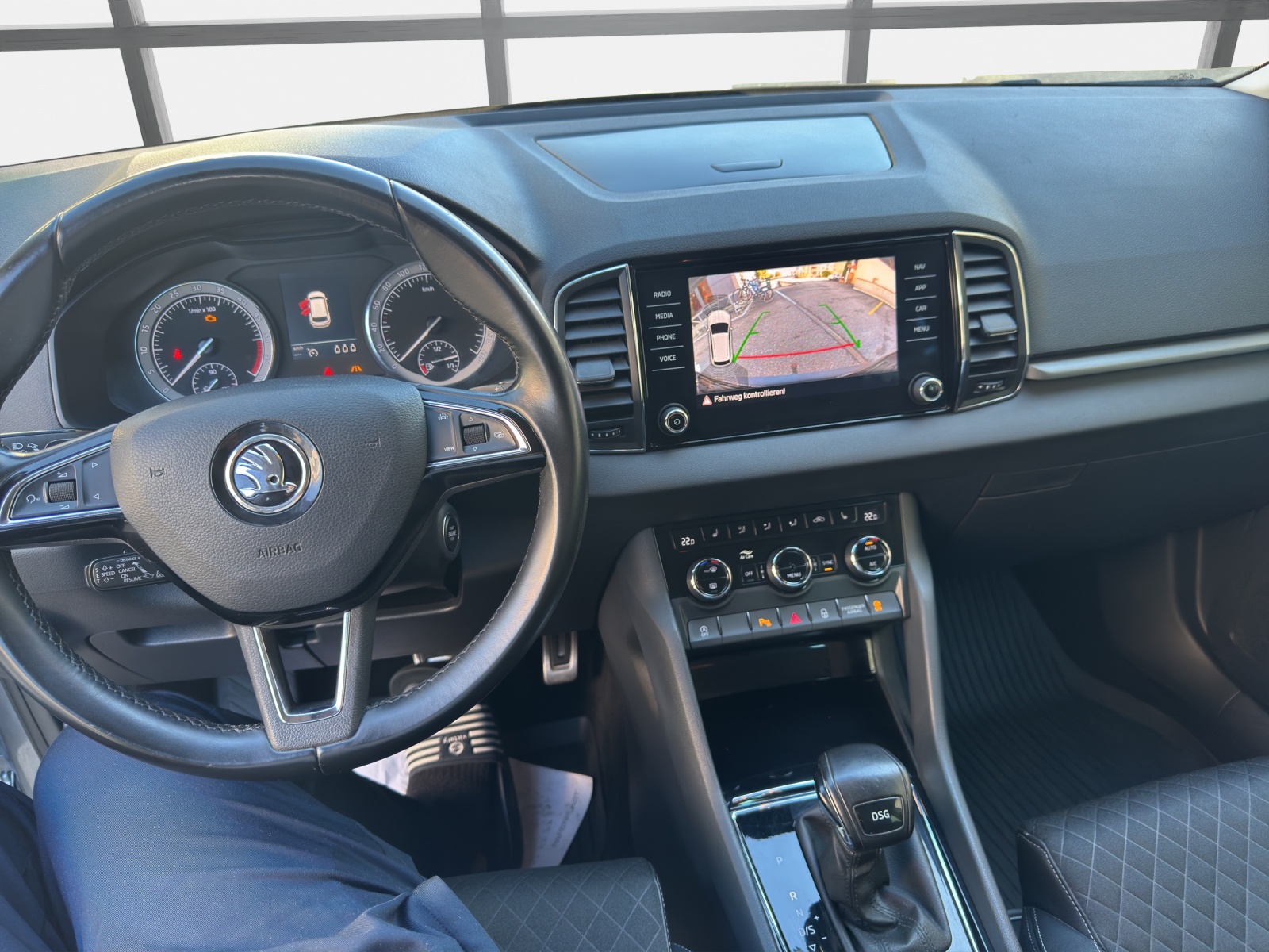 SKODA Karoq 1.6 TDI CR Smile-image-11