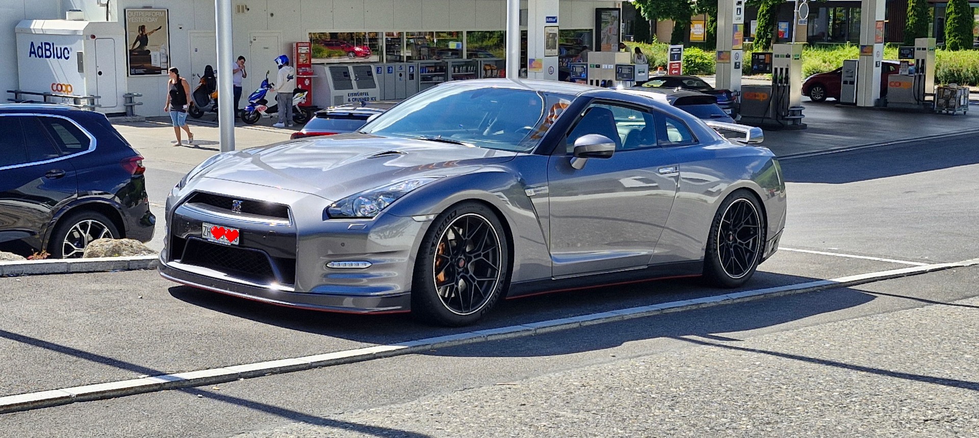 NISSAN GT-R 3.8 V6 Biturbo Black Edition-image-1