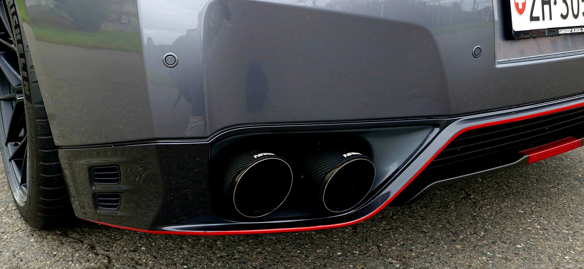 NISSAN GT-R 3.8 V6 Biturbo Black Edition-image-2