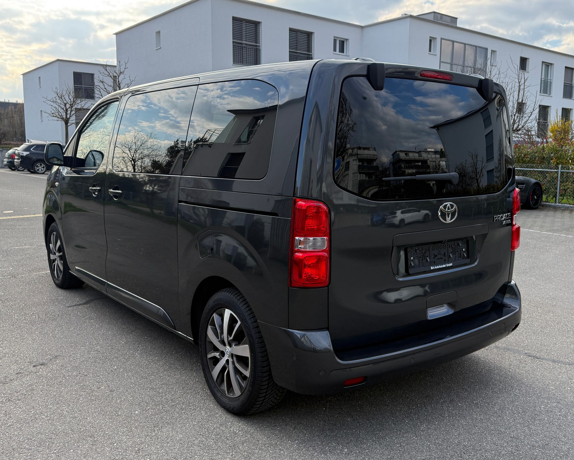 TOYOTA PROACE VERSO 2.0 D-4D TEAM D L1*EL. SCHIEBETÜRE*8 PLÄTZE*-showroom-element-3