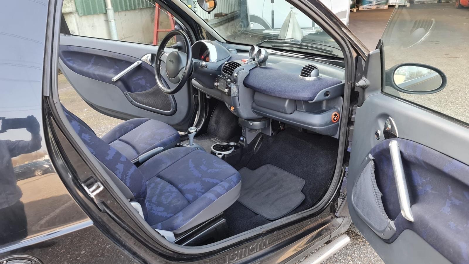 SMART Smart Cabrio-image-5