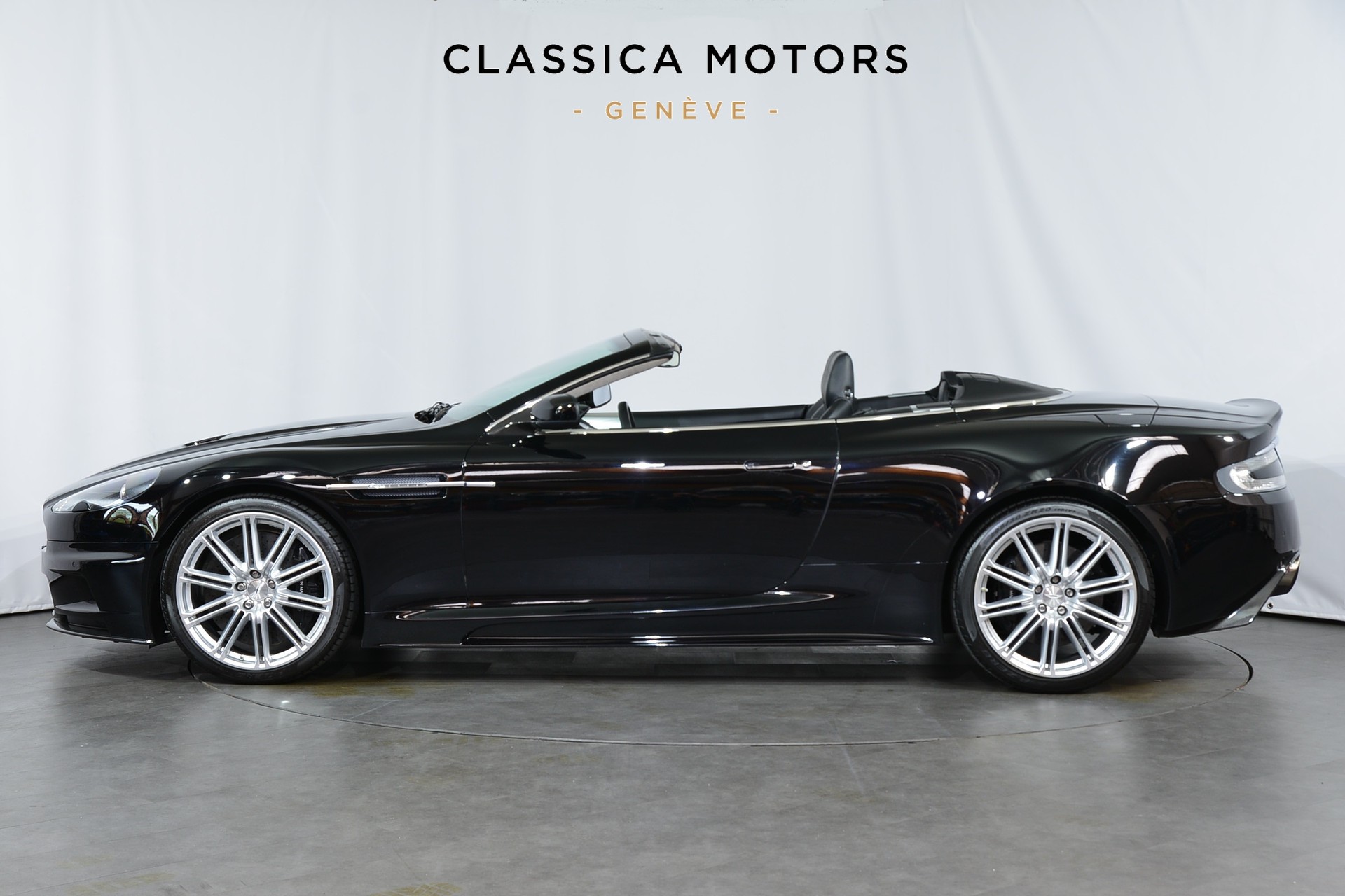 ASTON MARTIN DBS Volante Touchtronic 2-image-7