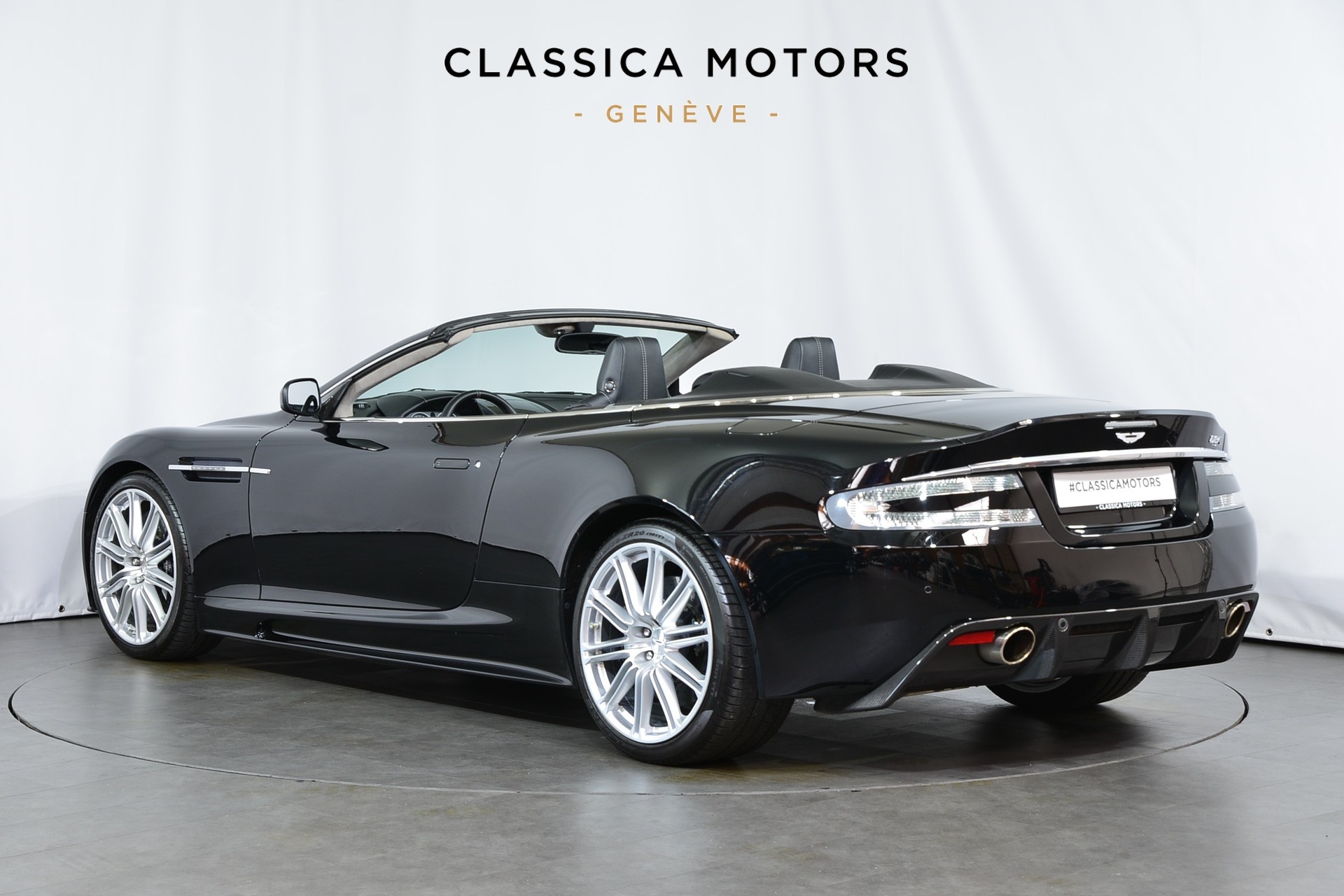 ASTON MARTIN DBS Volante Touchtronic 2-image-6