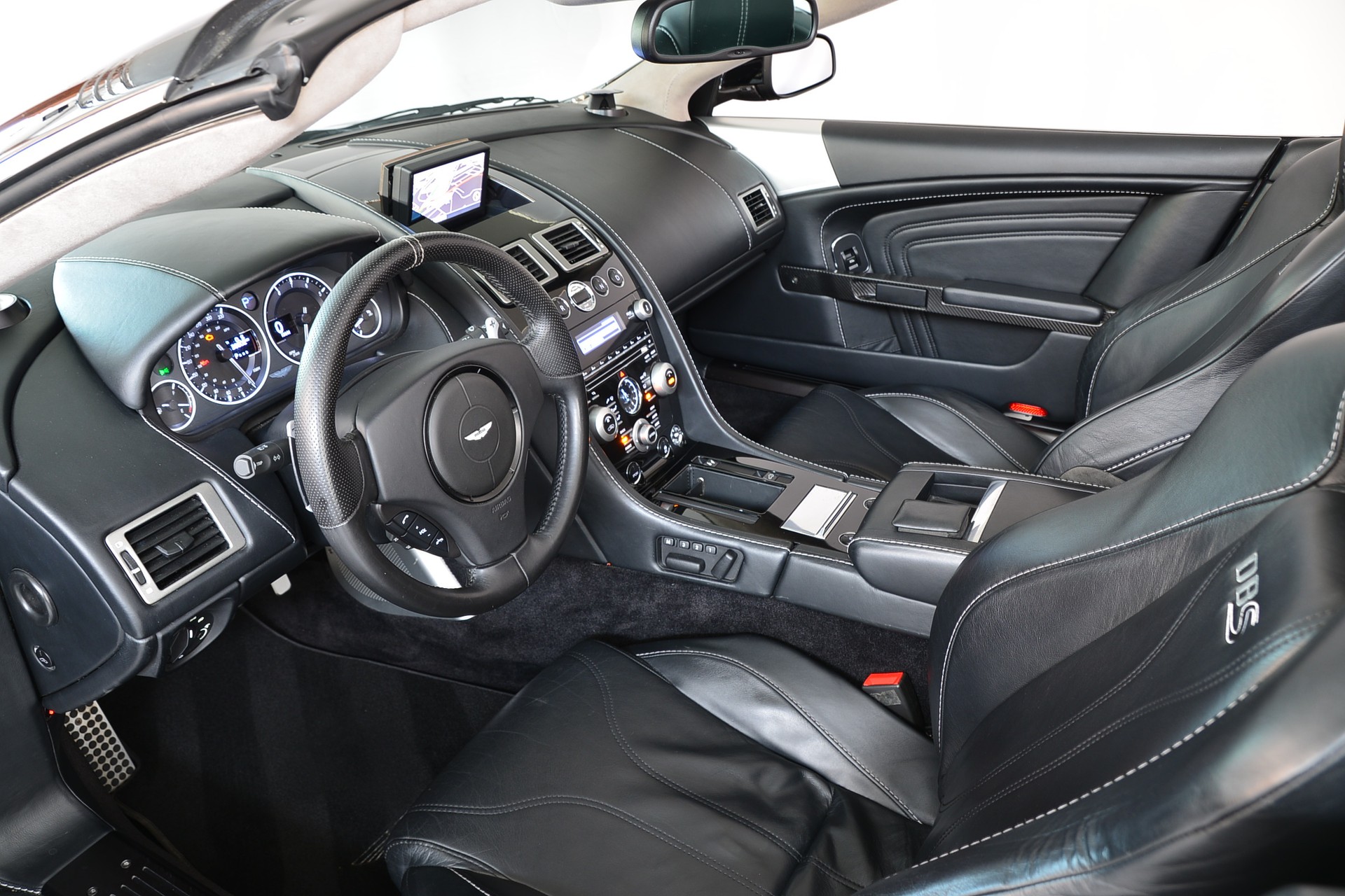 ASTON MARTIN DBS Volante Touchtronic 2-image-10