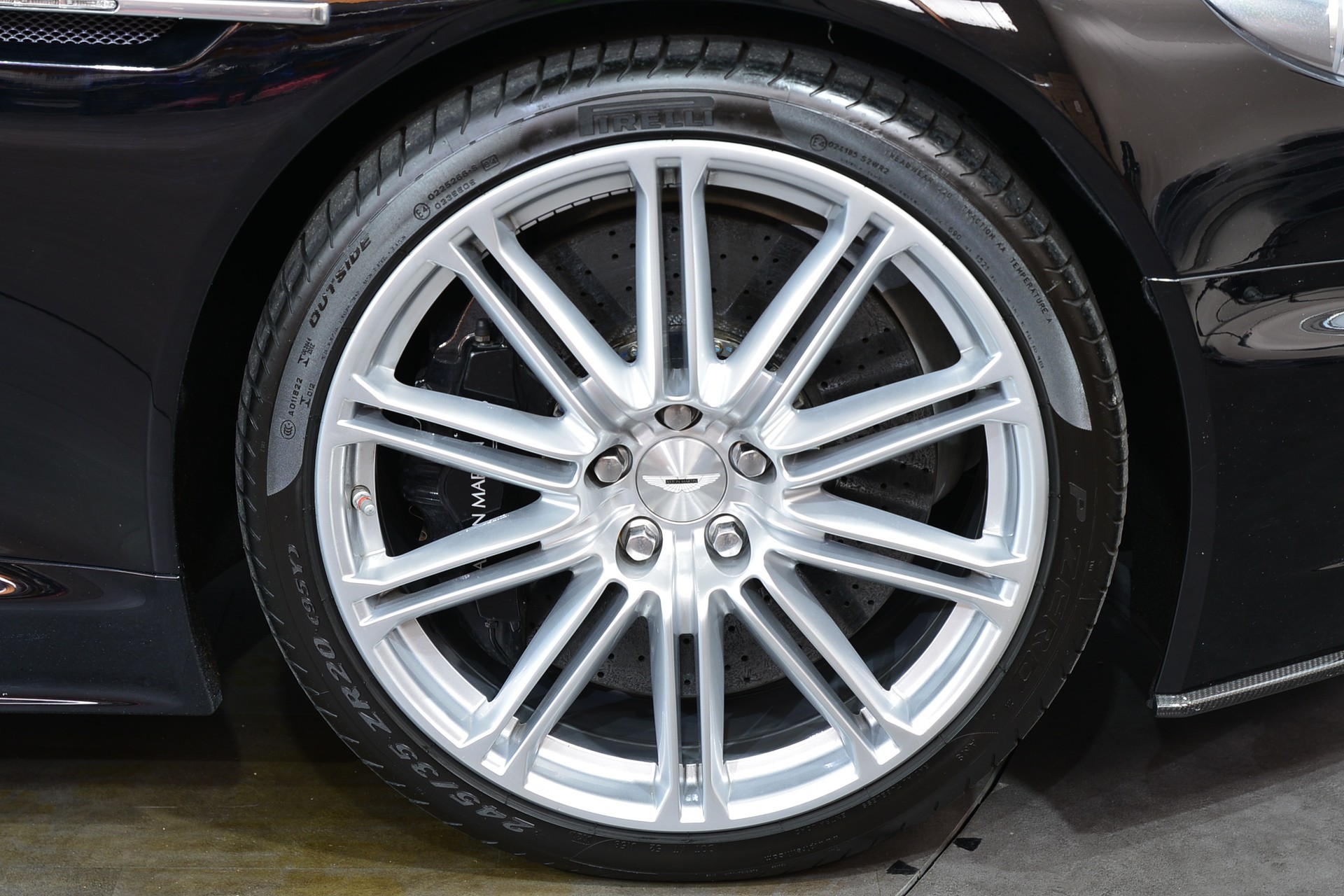 ASTON MARTIN DBS Volante Touchtronic 2-image-14