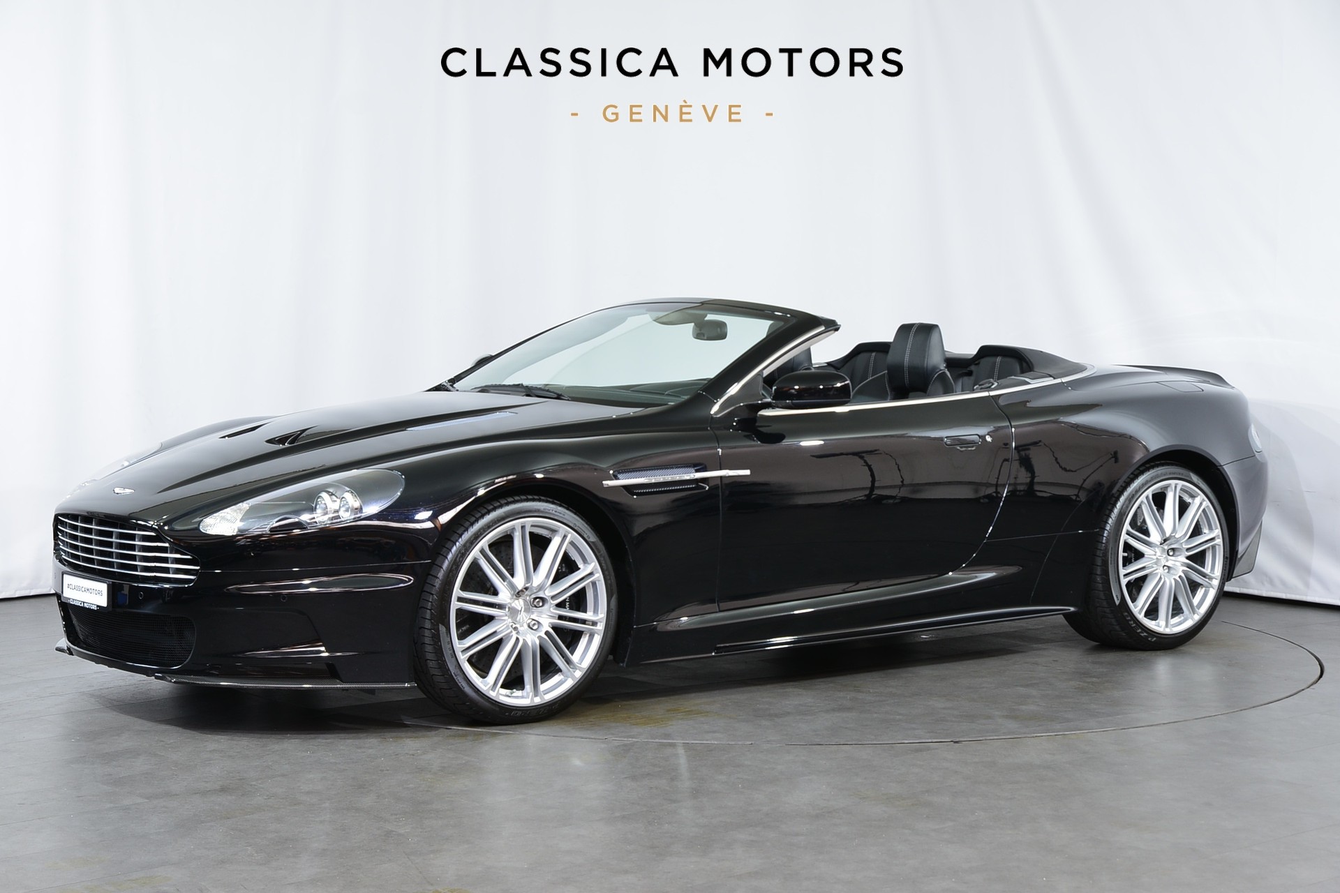 ASTON MARTIN DBS Volante Touchtronic 2-image-8