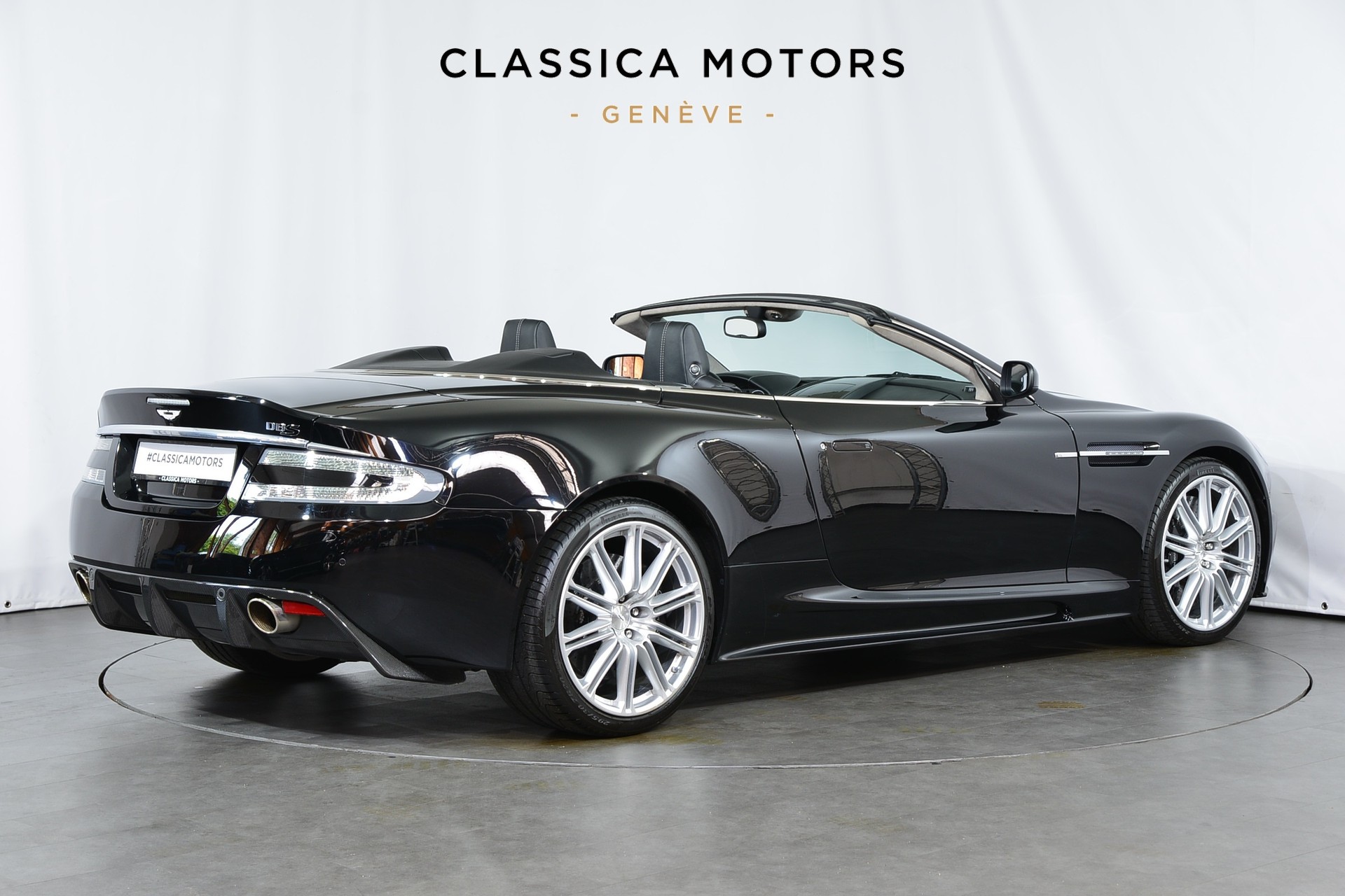 ASTON MARTIN DBS Volante Touchtronic 2-image-4