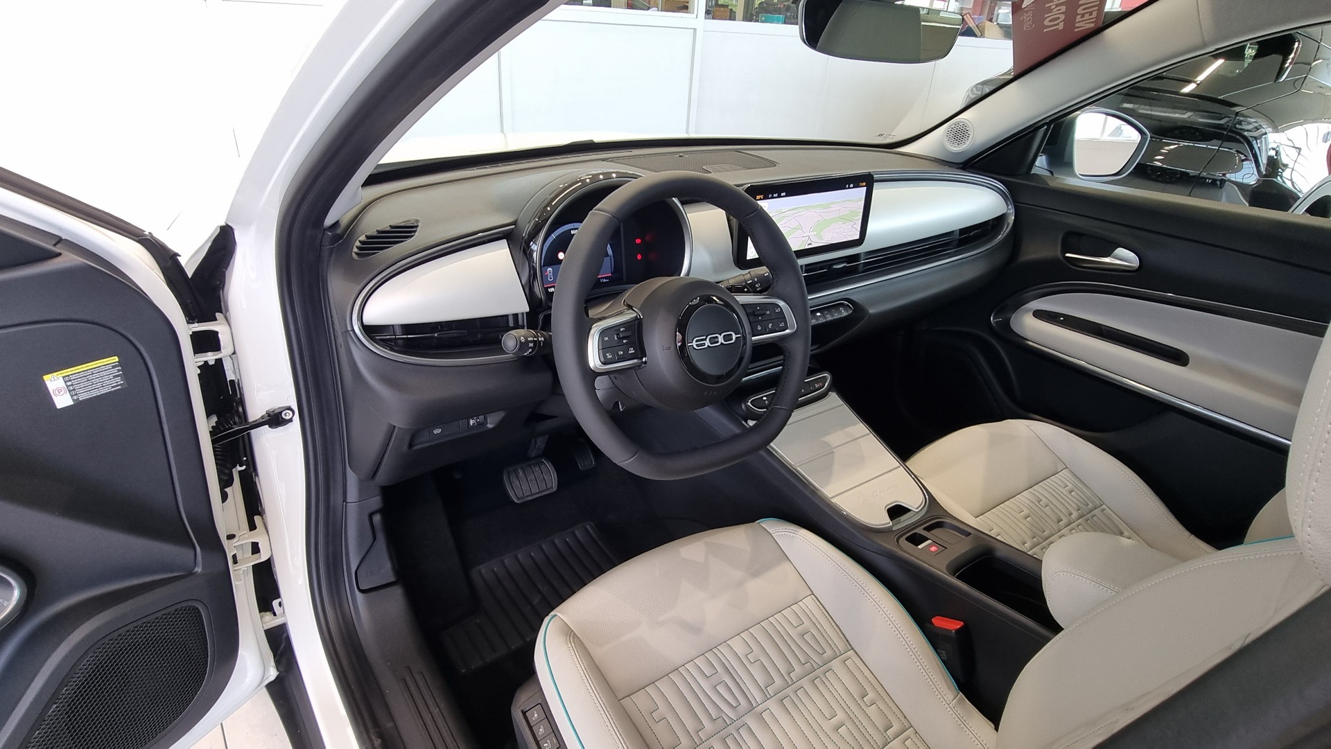 FIAT 600 1.2 Hybrid 145 La Prima-image-16
