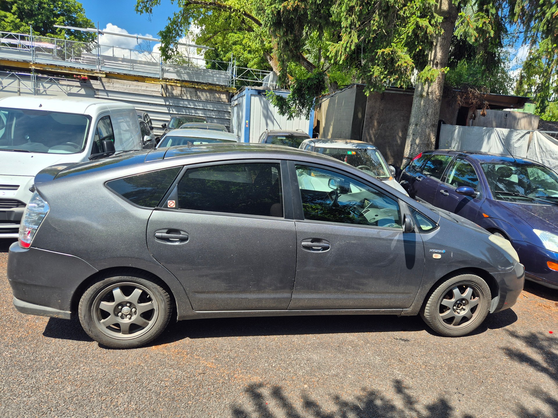 TOYOTA Prius 1.5 16V Hybrid-image-2
