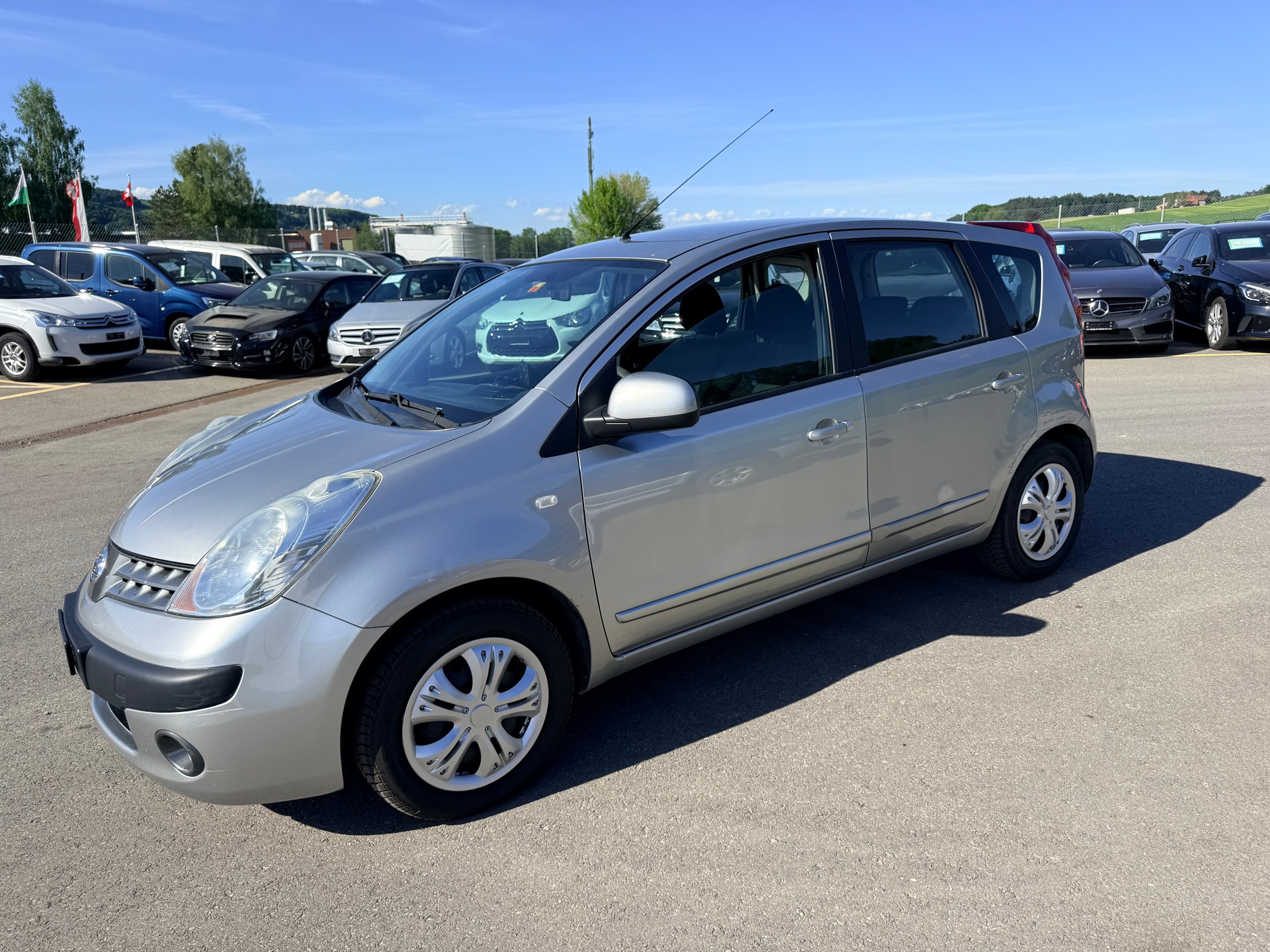 NISSAN Note 1.6 acenta-showroom-element-1